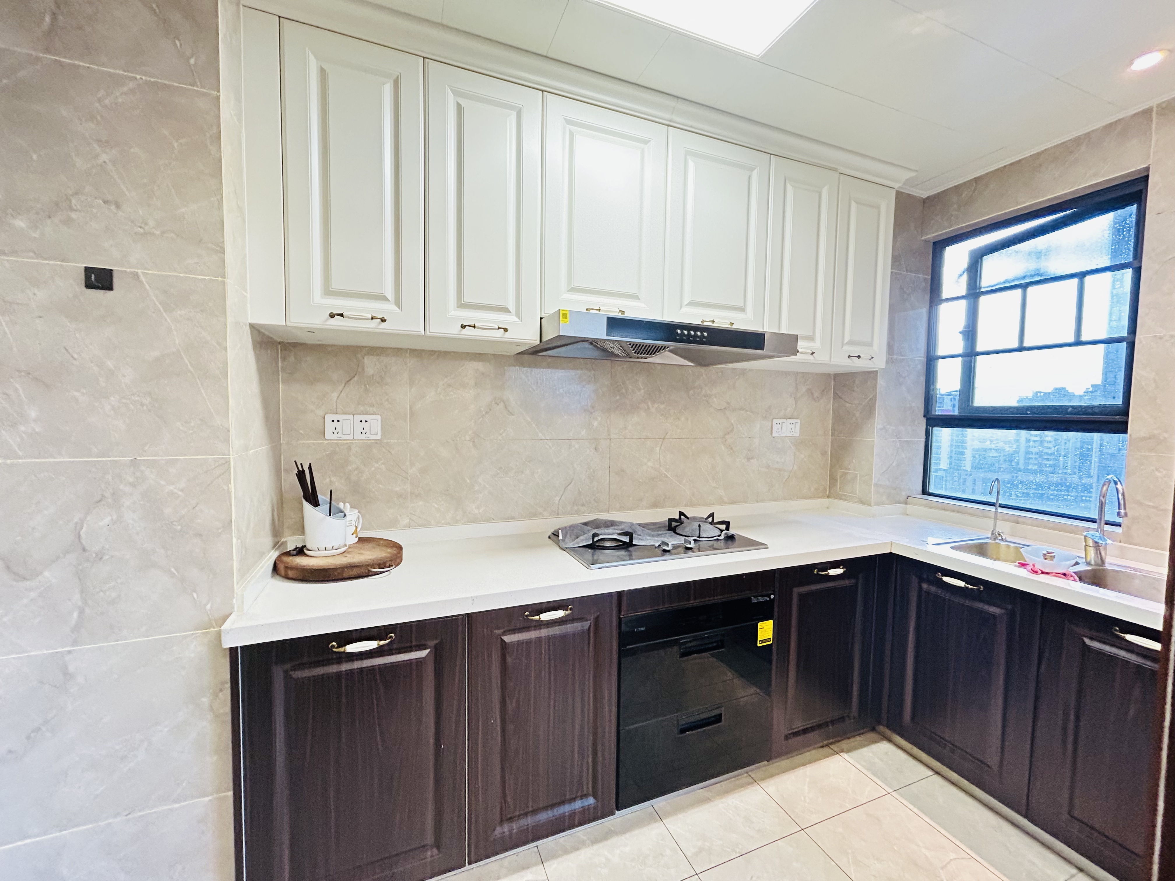 荣盛碧桂园铂悦府 3室2厅2卫 2200.0元/月 荣盛碧桂园铂悦府 3室2厅2卫 2200.0元/月室内图