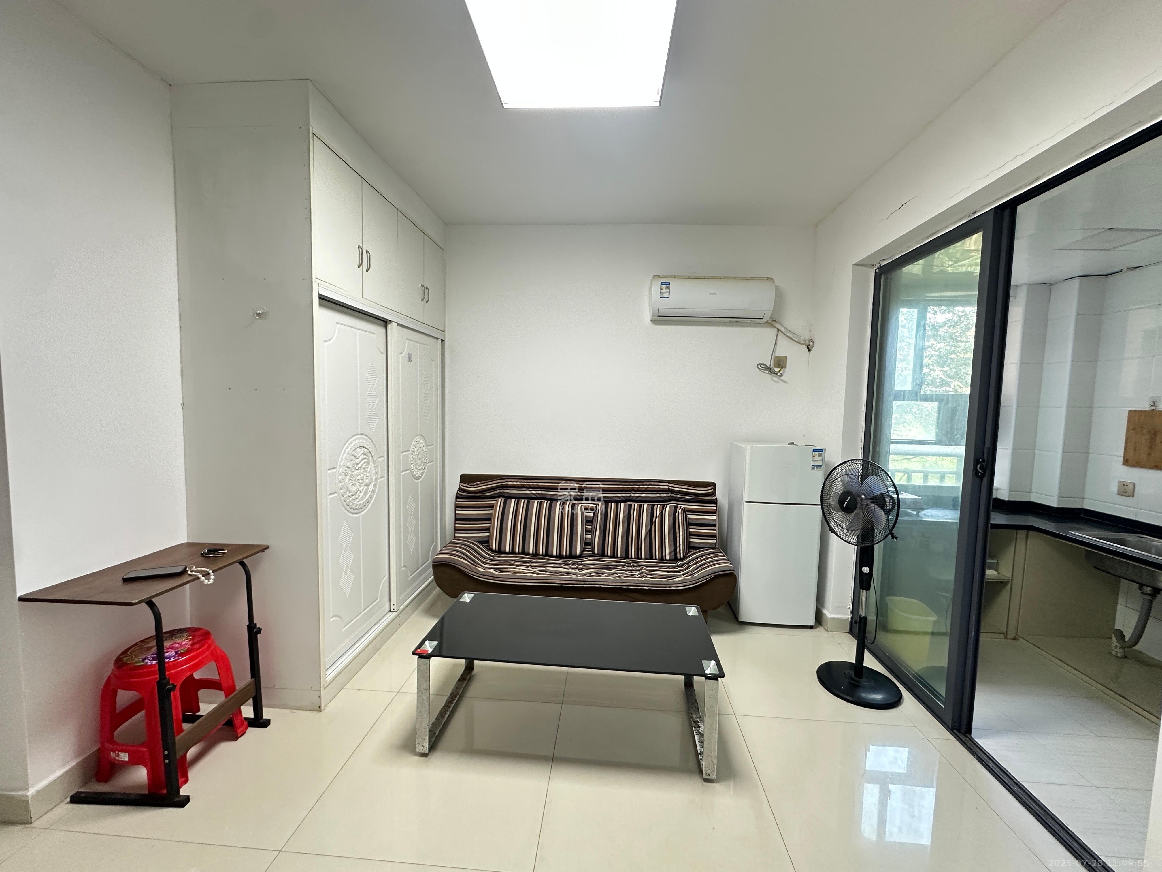 都市兰亭 1室1厅1卫 1300.0元/月 都市兰亭 1室1厅1卫 1300.0元/月室内图