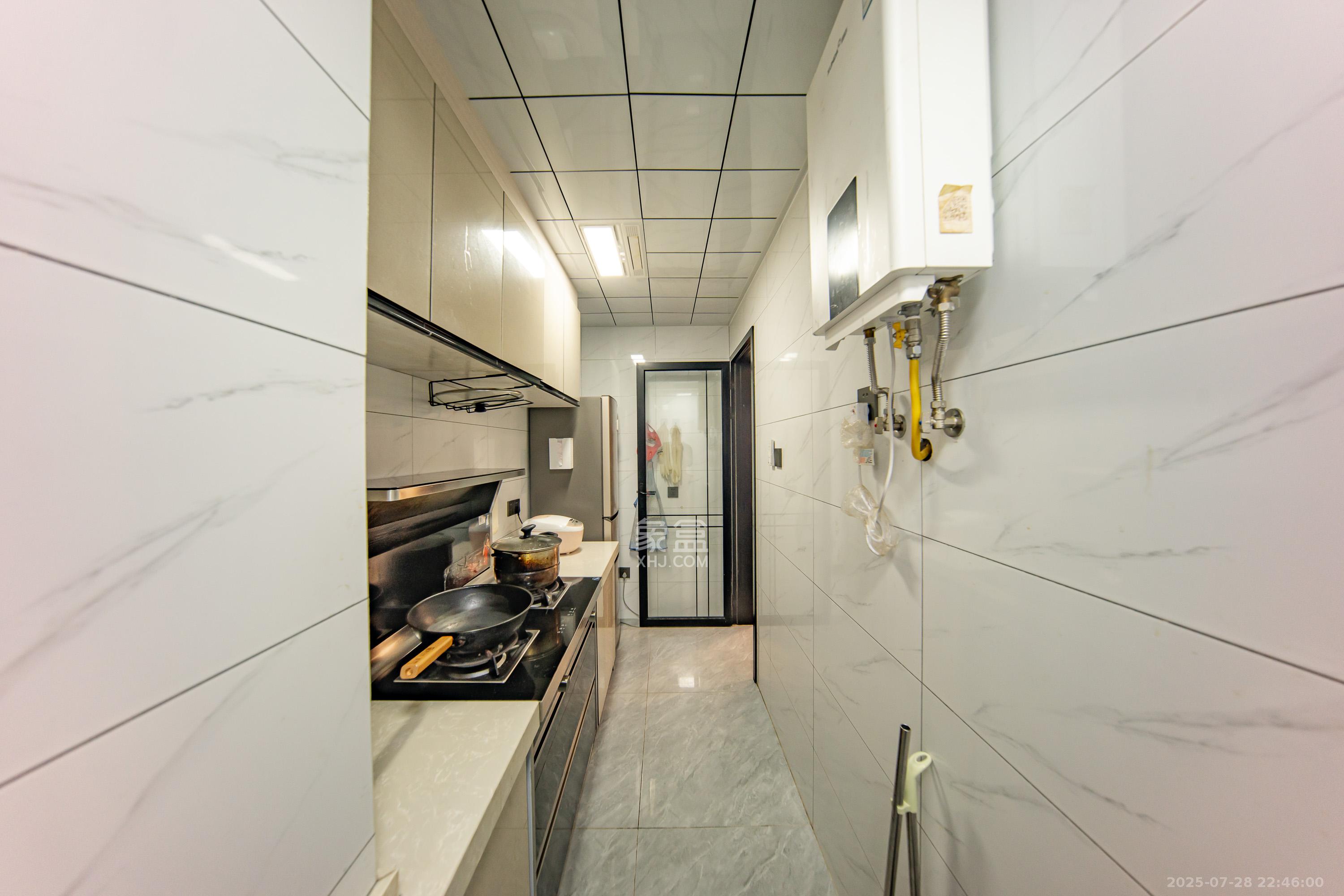 蔷薇国际 2室1厅1卫 49.8万 蔷薇国际 2室1厅1卫 49.8万厨房