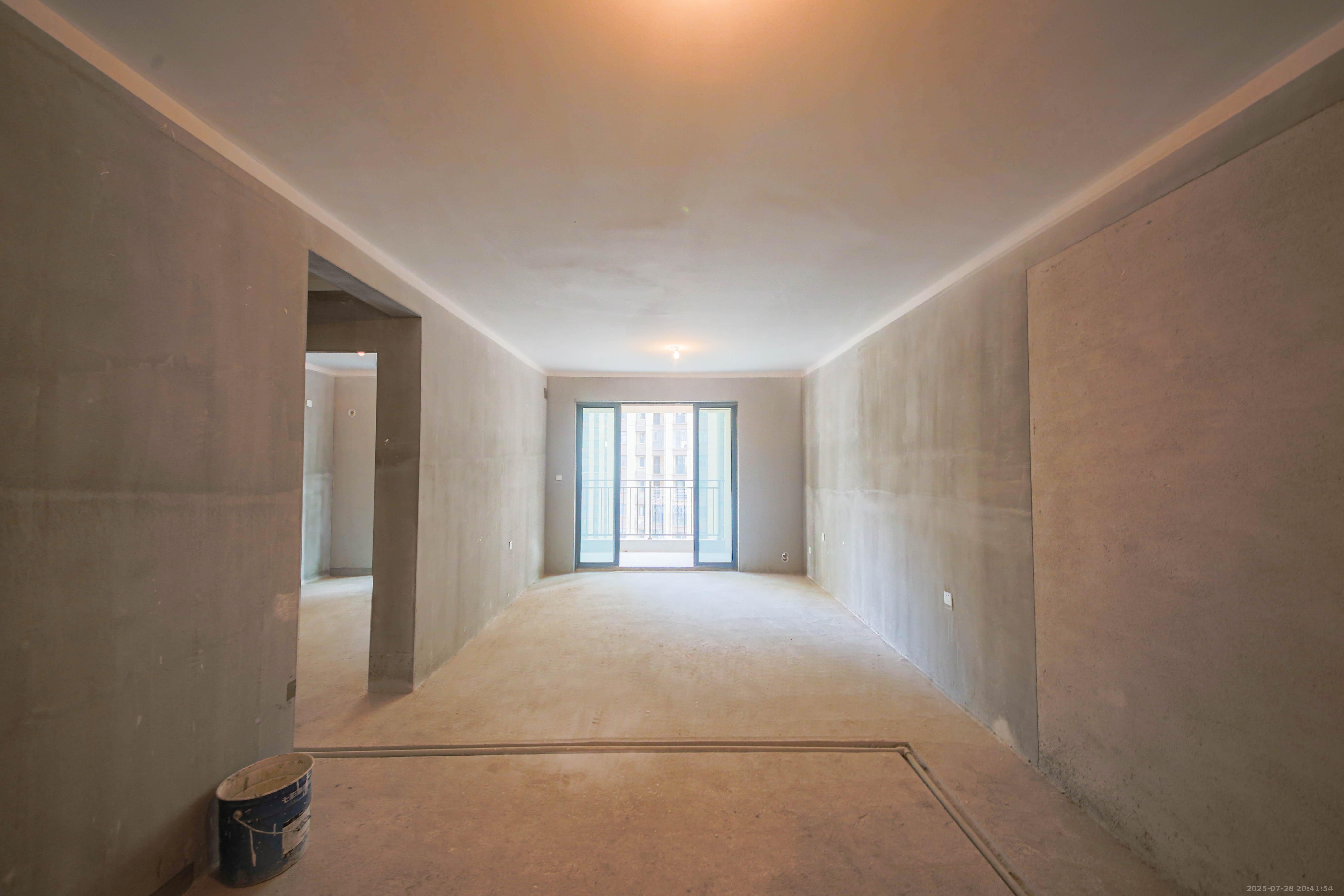 中建钰和城  3室2厅2卫   135.00万客厅
