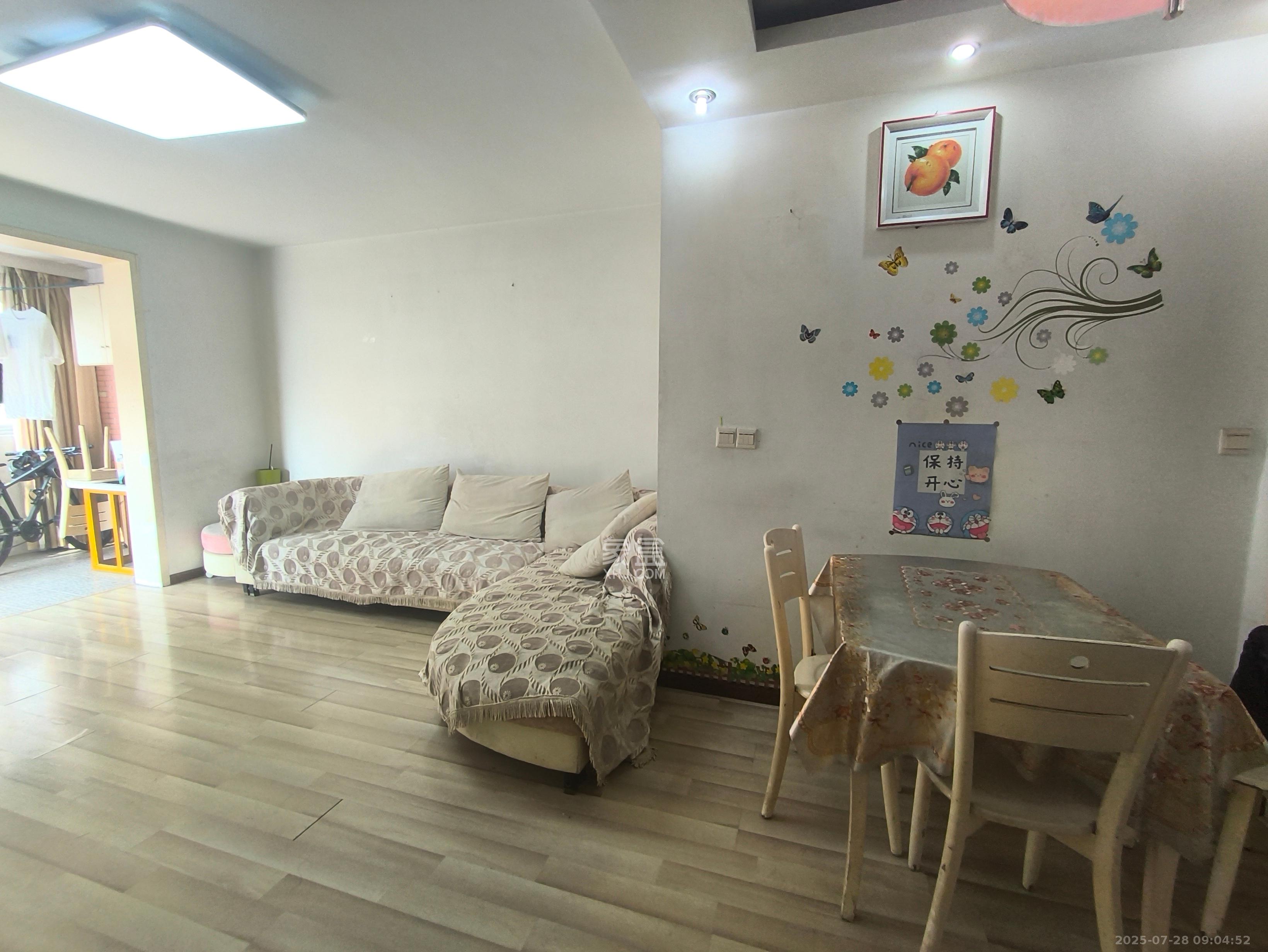 晶华美地 2室2厅2卫 1650.0元/月 晶华美地 2室2厅2卫 1650.0元/月室内图