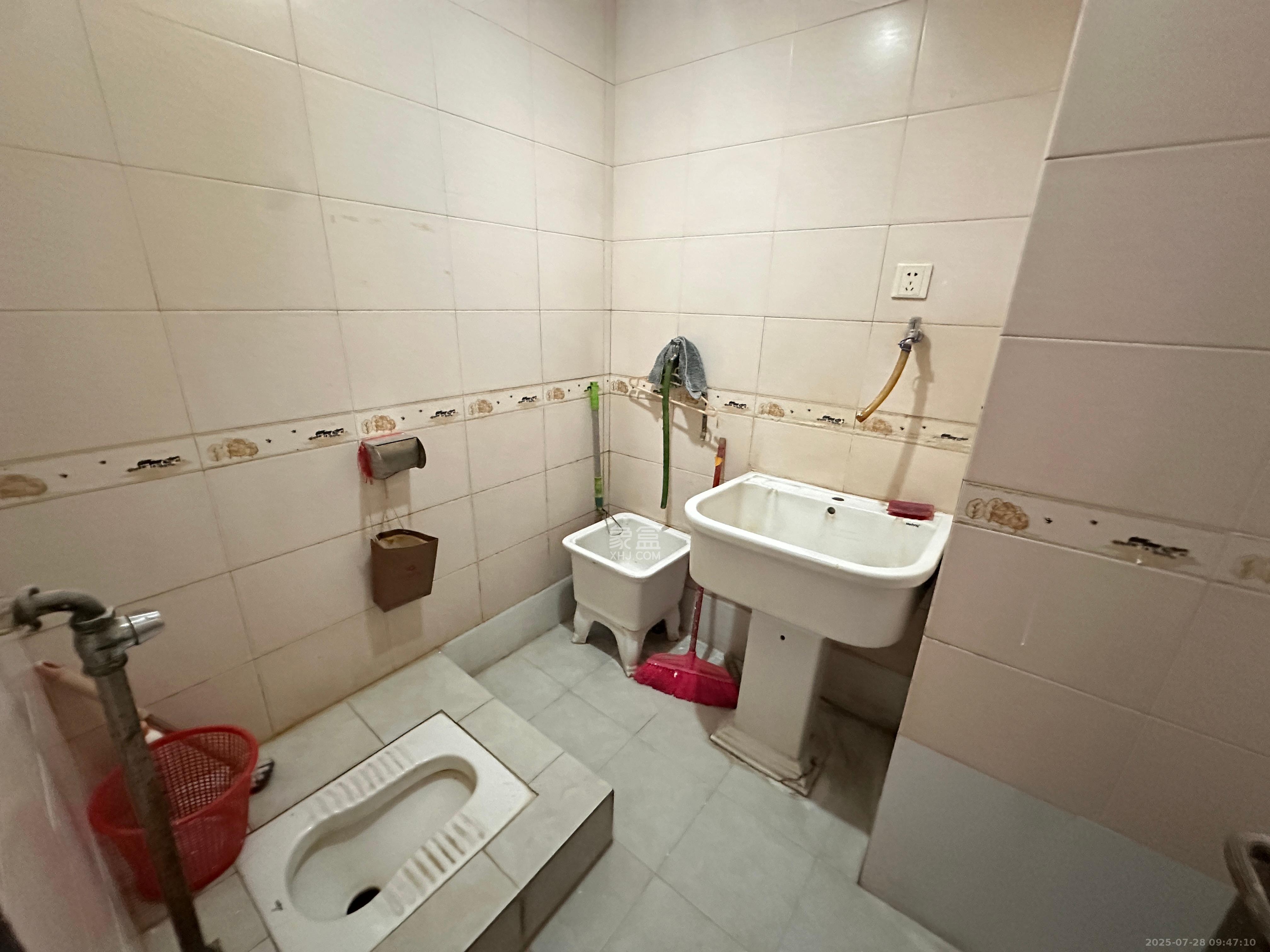 绿城桂花城 7室2厅3卫 4500.0元/月 绿城桂花城 7室2厅3卫 4500.0元/月室内图