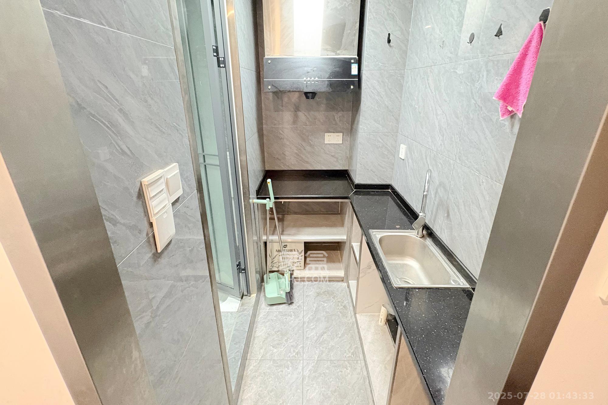 西罗亚大厦  1室1厅1卫    34.0万厨房