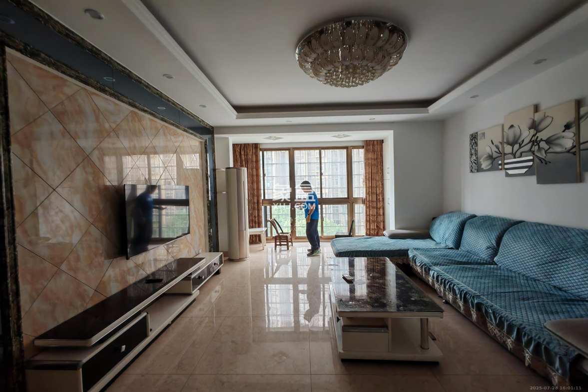 洋湖景园 3室1厅2卫 2800.0元/月 洋湖景园 3室1厅2卫 2800.0元/月室内图