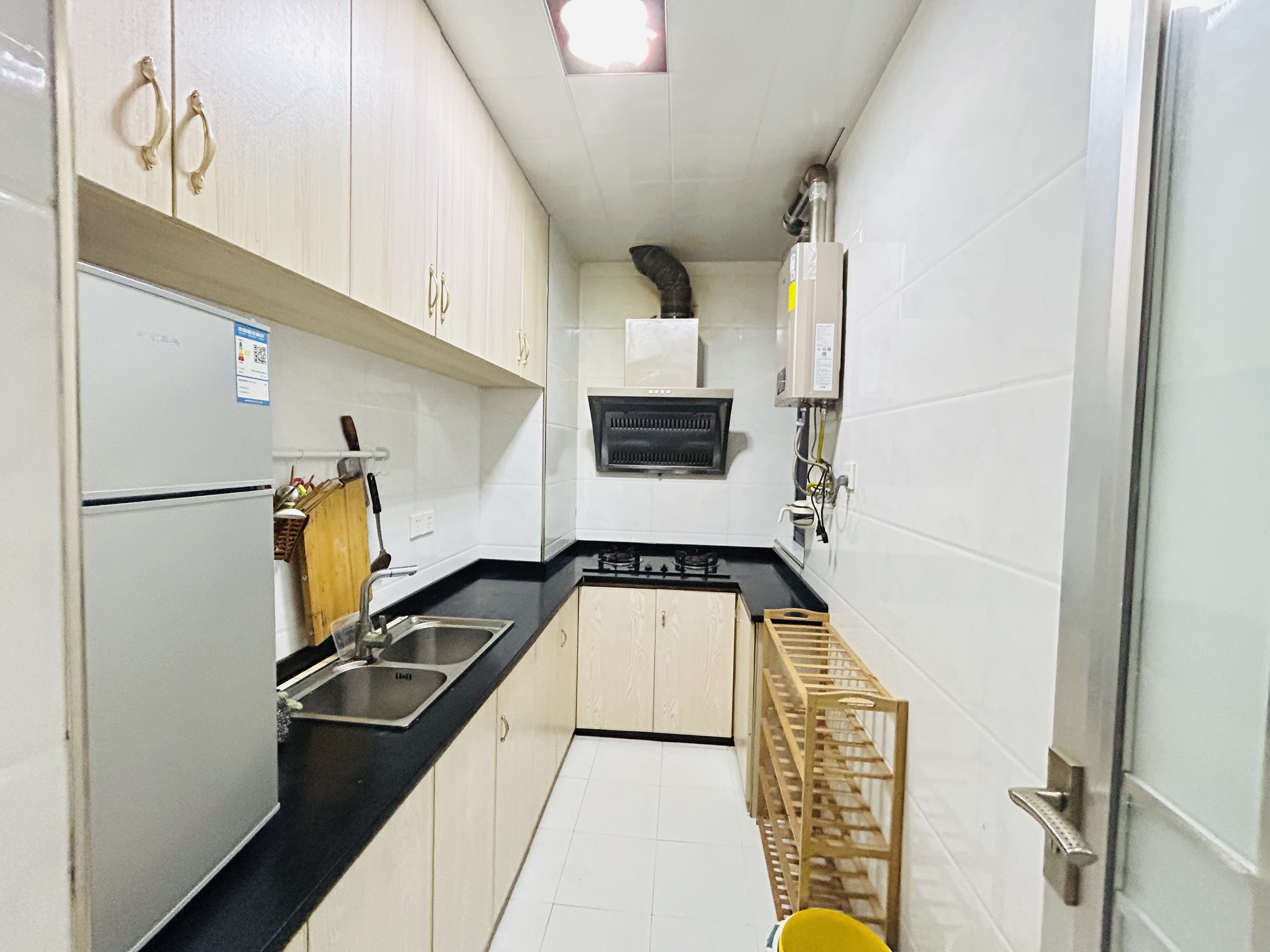 世纪嘉苑  1室1厅1卫    1100.0元/月 世纪嘉苑  1室1厅1卫    1100.0元/月室内图