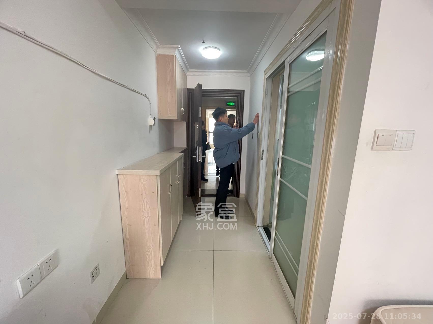 佳兴国际汇 1室1厅1卫 1400.0元/月 佳兴国际汇 1室1厅1卫 1400.0元/月室内图