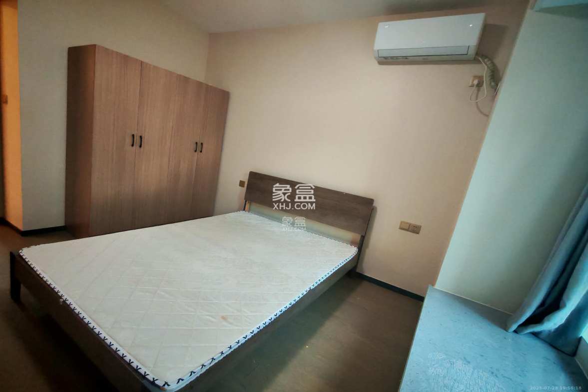 中海阅麓山一期  3室2厅2卫    2900.0元/月 中海阅麓山一期  3室2厅2卫    2900.0元/月室内图