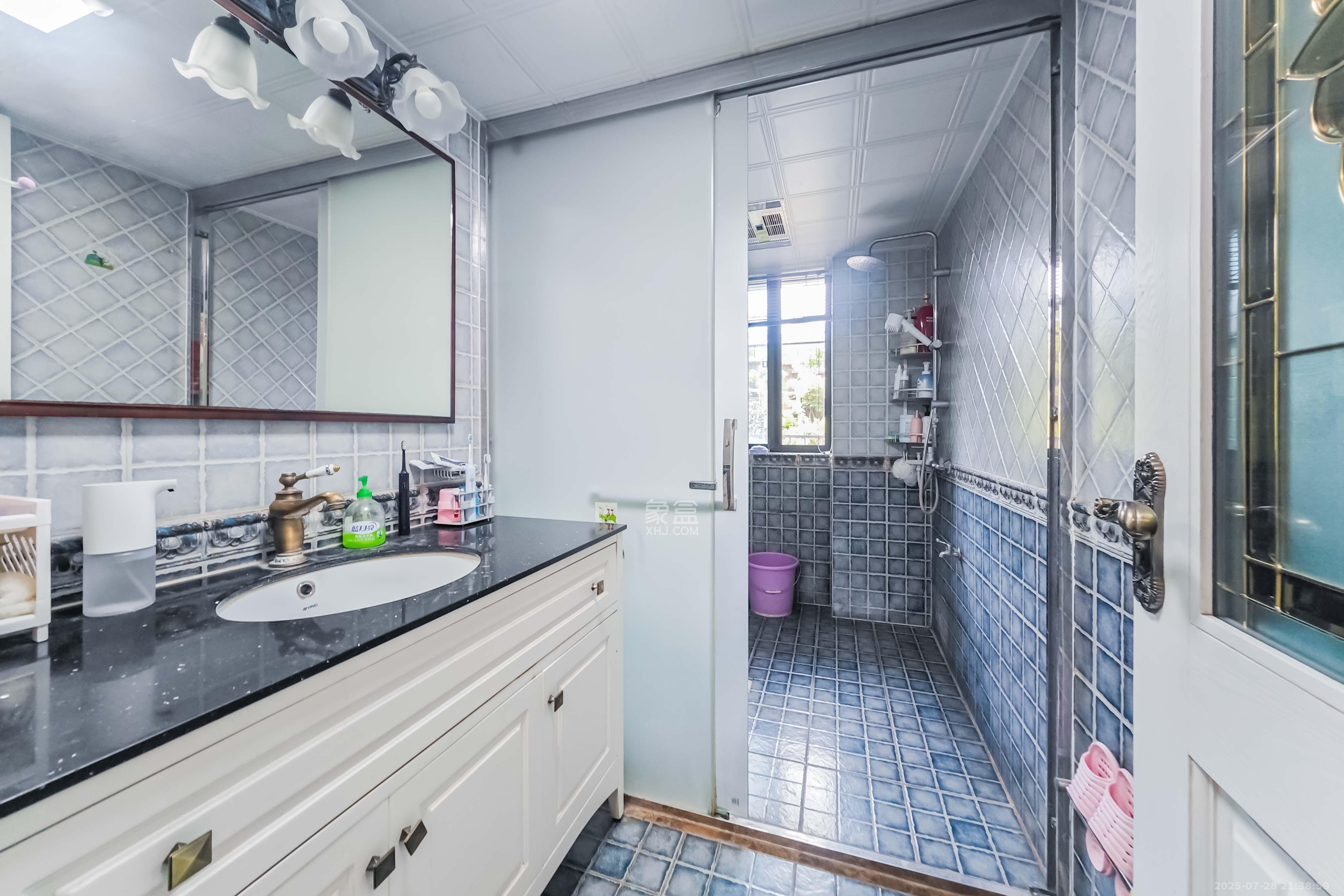 融科东南海 4室2厅2卫 139.0万 融科东南海 4室2厅2卫 139.0万卫生间