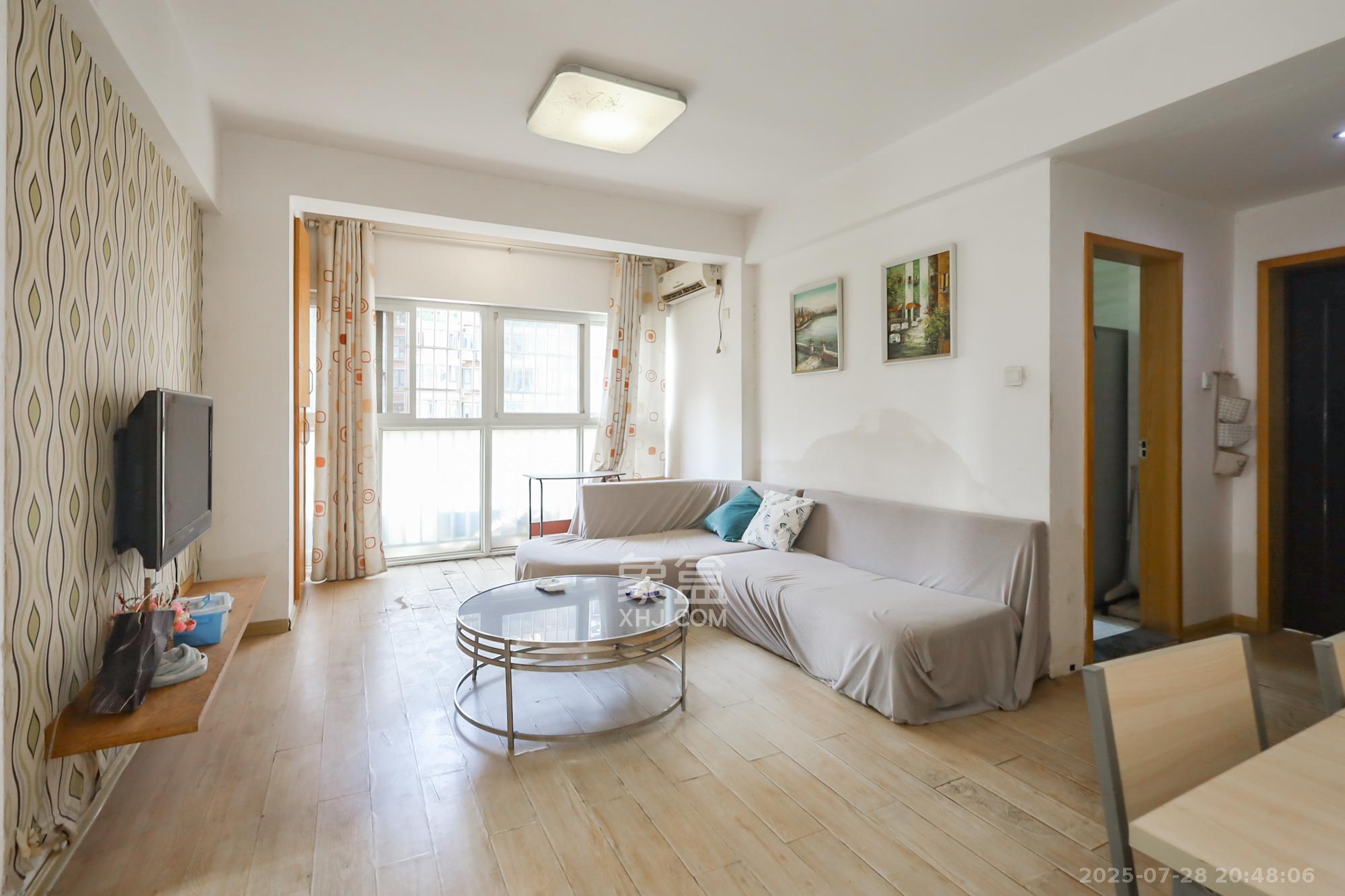 香麓丽舍 3室2厅2卫 72.0万 香麓丽舍 3室2厅2卫 72.0万客厅