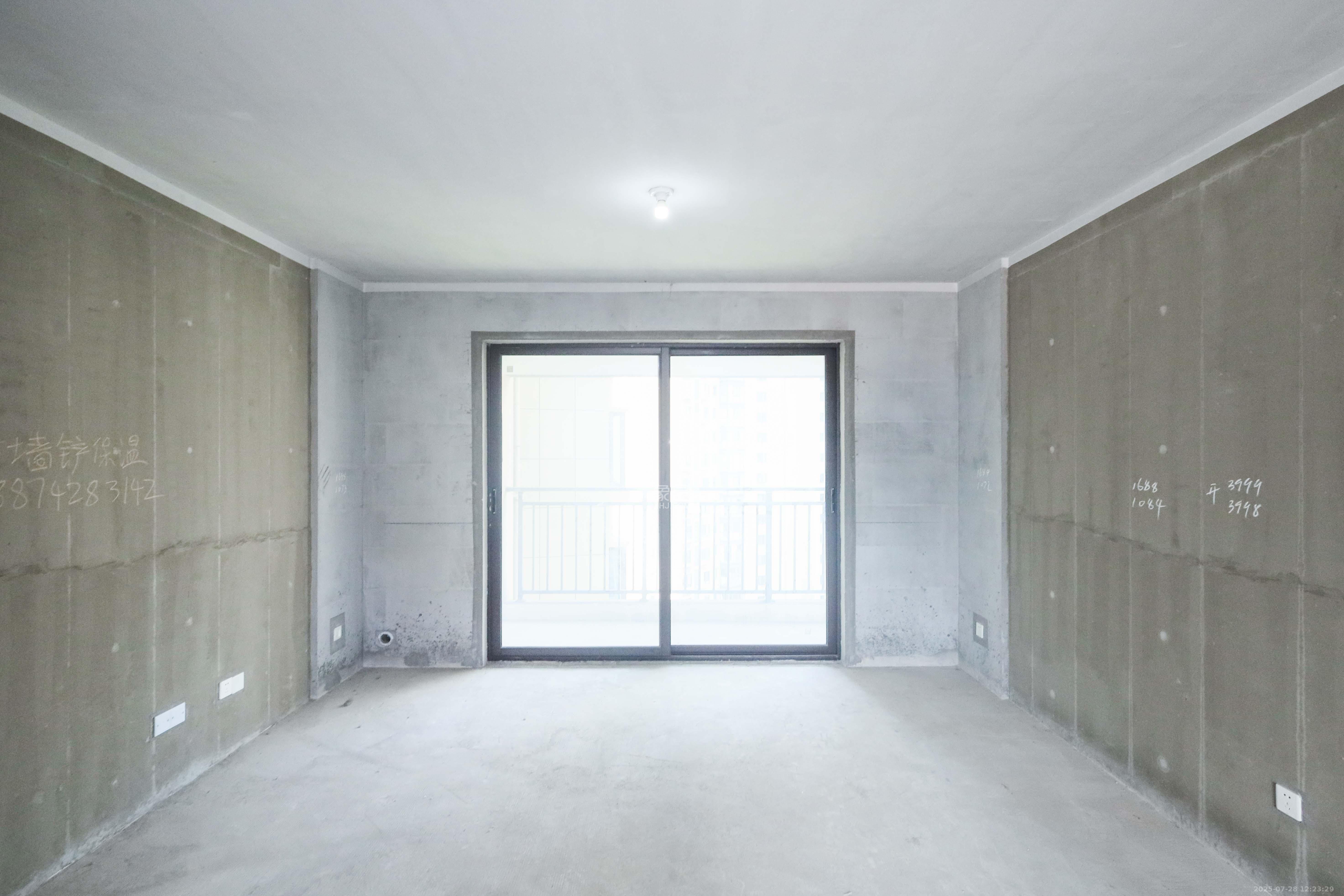 中国铁建梅溪青秀三期  4室2厅2卫    193.0万