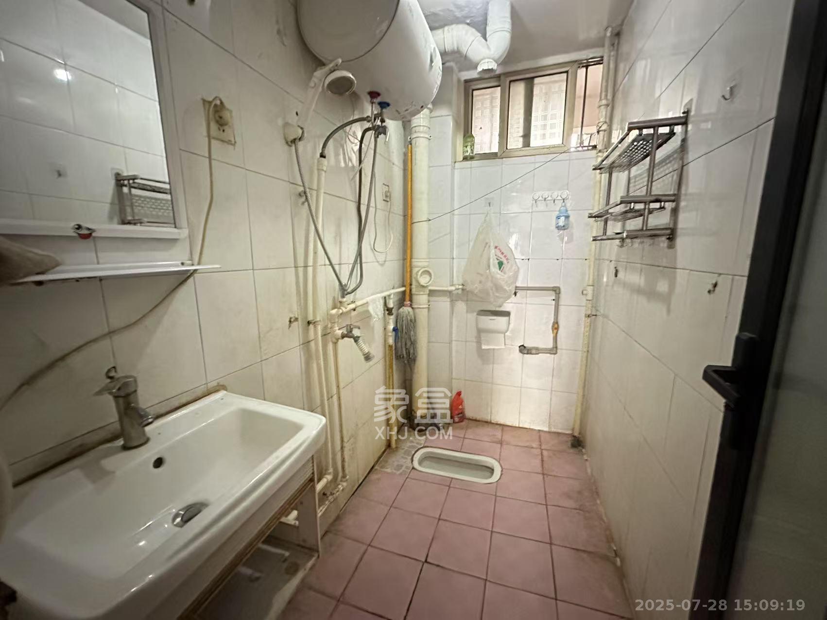 德政园 2室2厅1卫 1300.0元/月 德政园 2室2厅1卫 1300.0元/月室内图