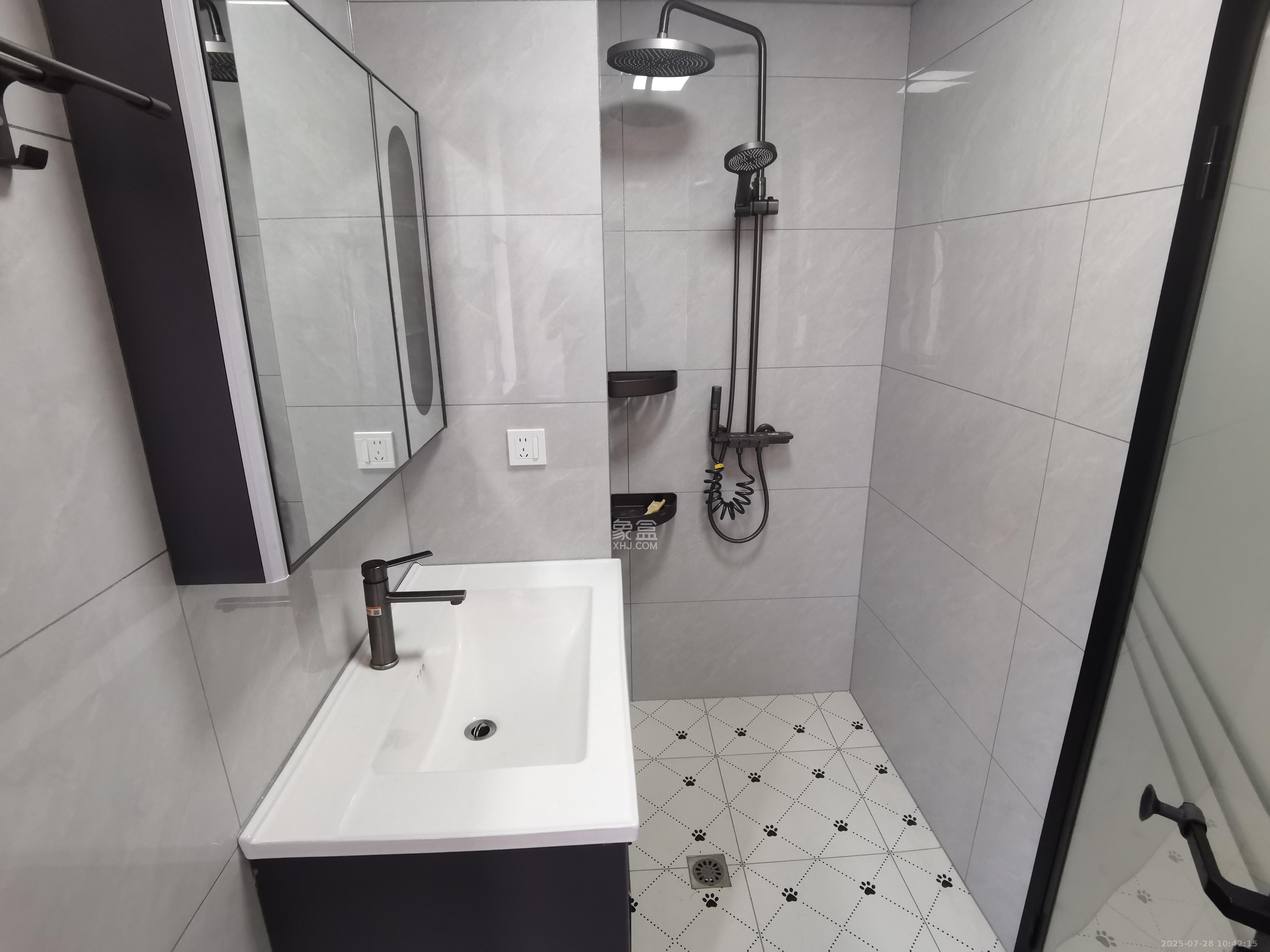 兰亭湾畔 1室1厅1卫 2000.0元/月 兰亭湾畔 1室1厅1卫 2000.0元/月室内图