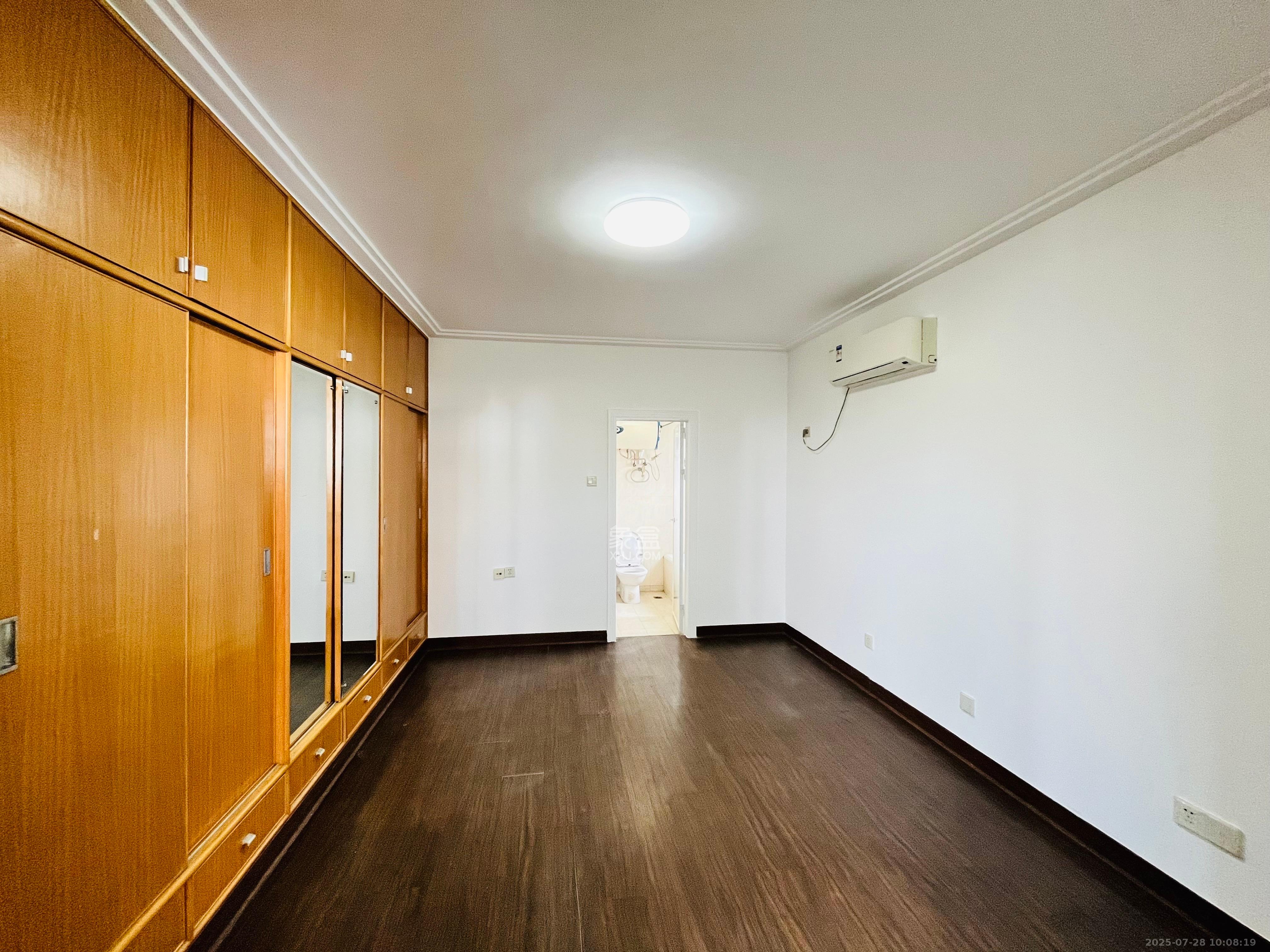 南园小区 4室2厅1卫 3000.0元/月 南园小区 4室2厅1卫 3000.0元/月室内图