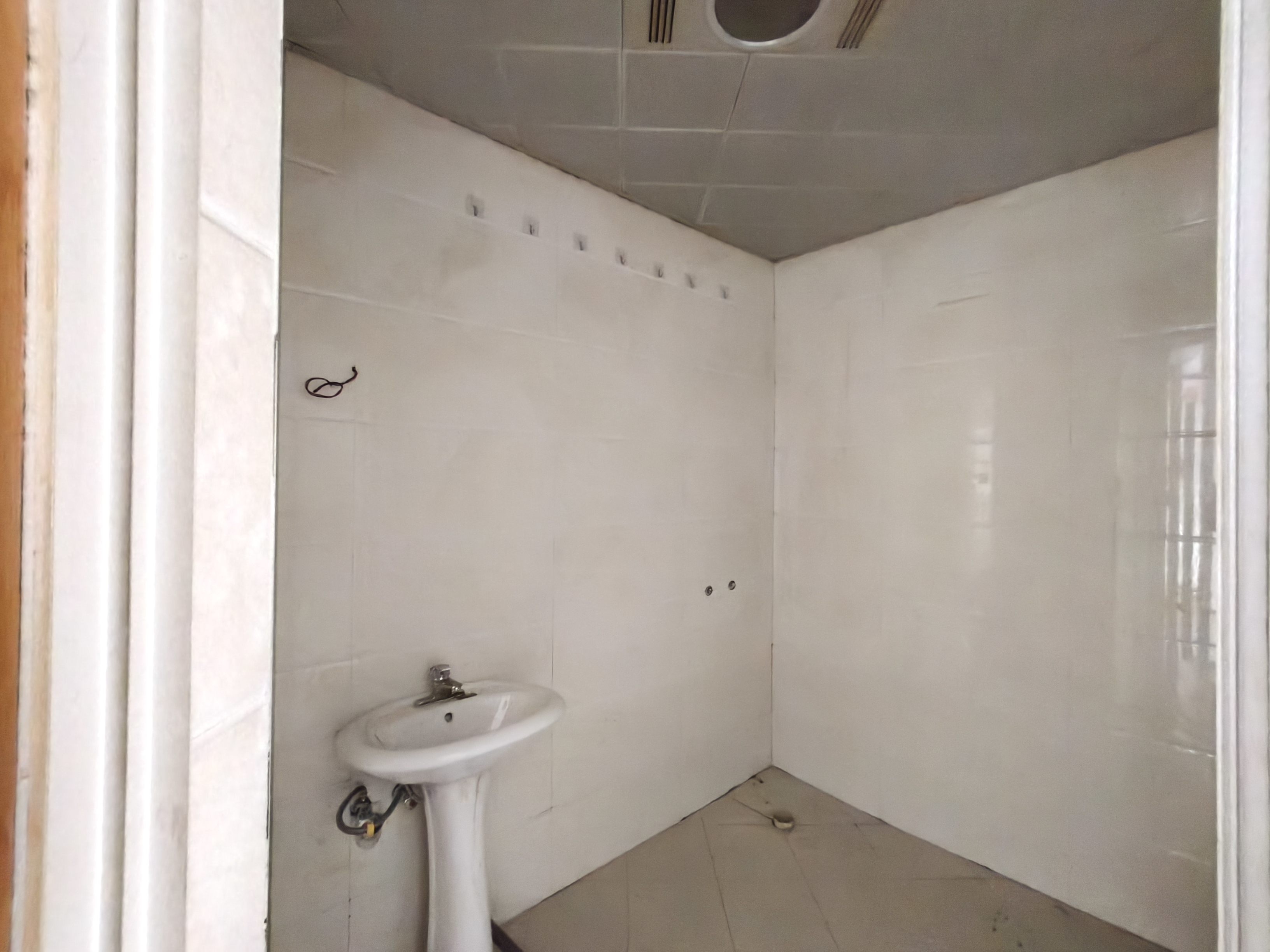 紫薇苑  4室2厅2卫    77.0万客厅