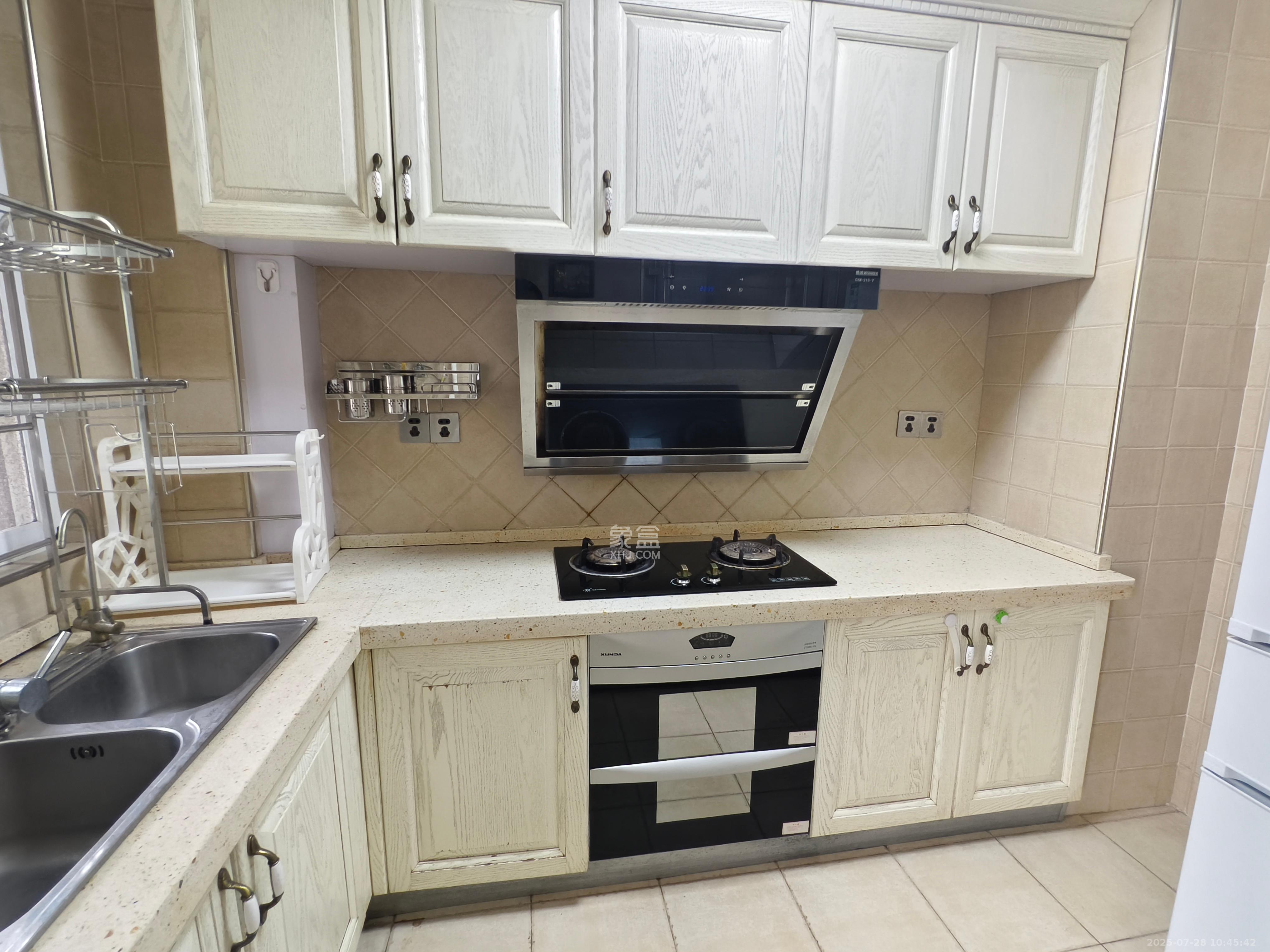 嘉宇盛世华章  3室2厅2卫    3200.0元/月室内图