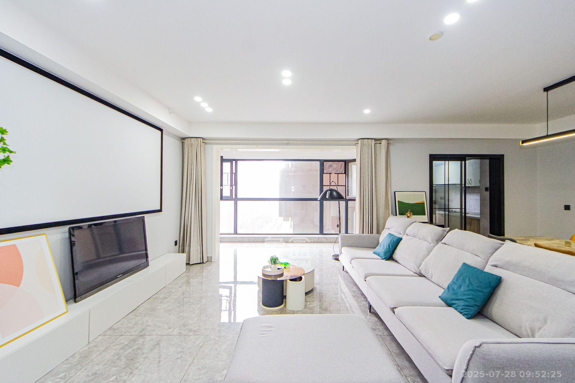 北辰三角洲C2区 5室2厅2卫 4500.0元/月 北辰三角洲C2区 5室2厅2卫 4500.0元/月室内图