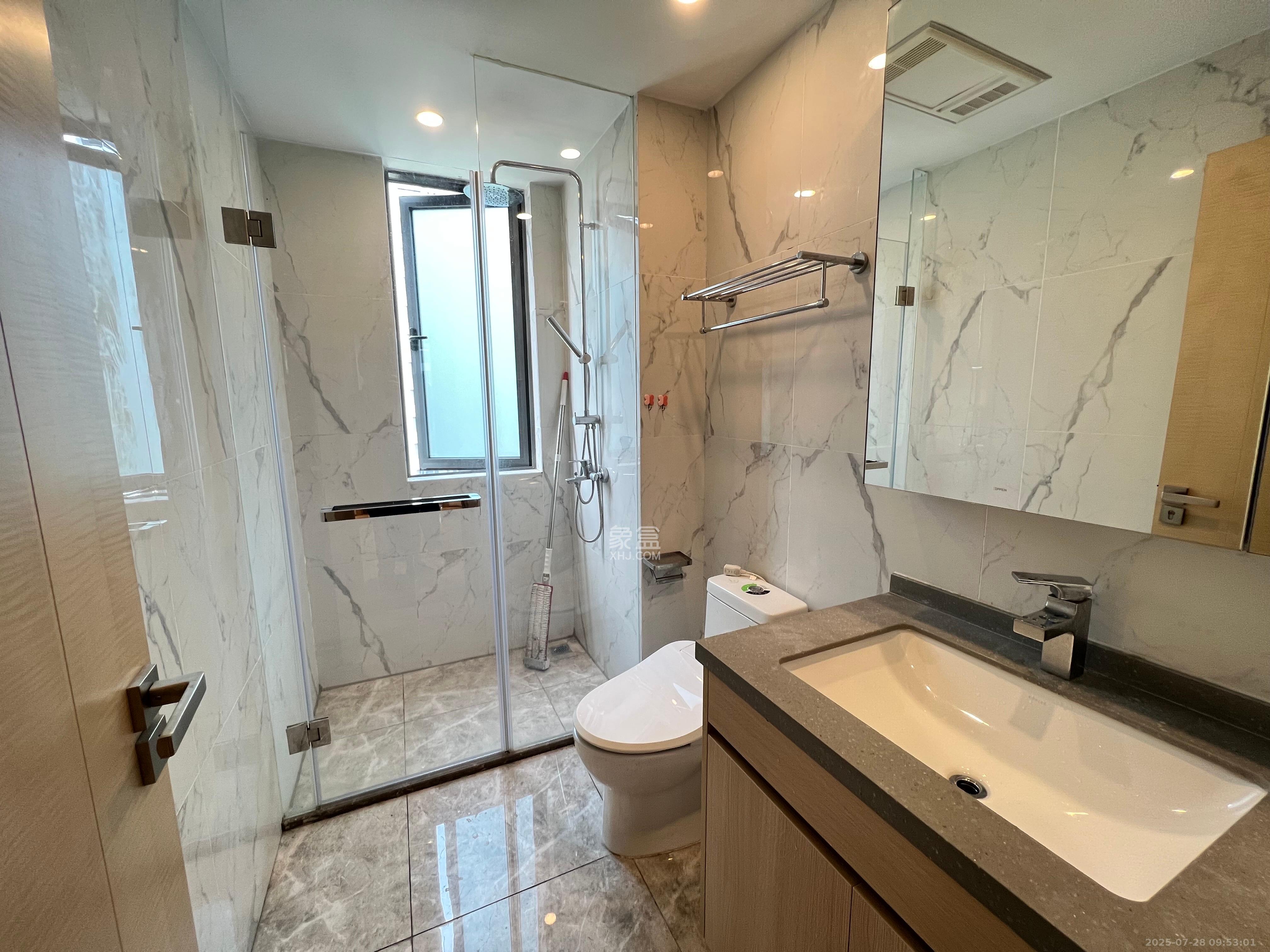 复地滨江金融中心  4室2厅2卫    4800.0元/月 复地滨江金融中心  4室2厅2卫    4800.0元/月室内图