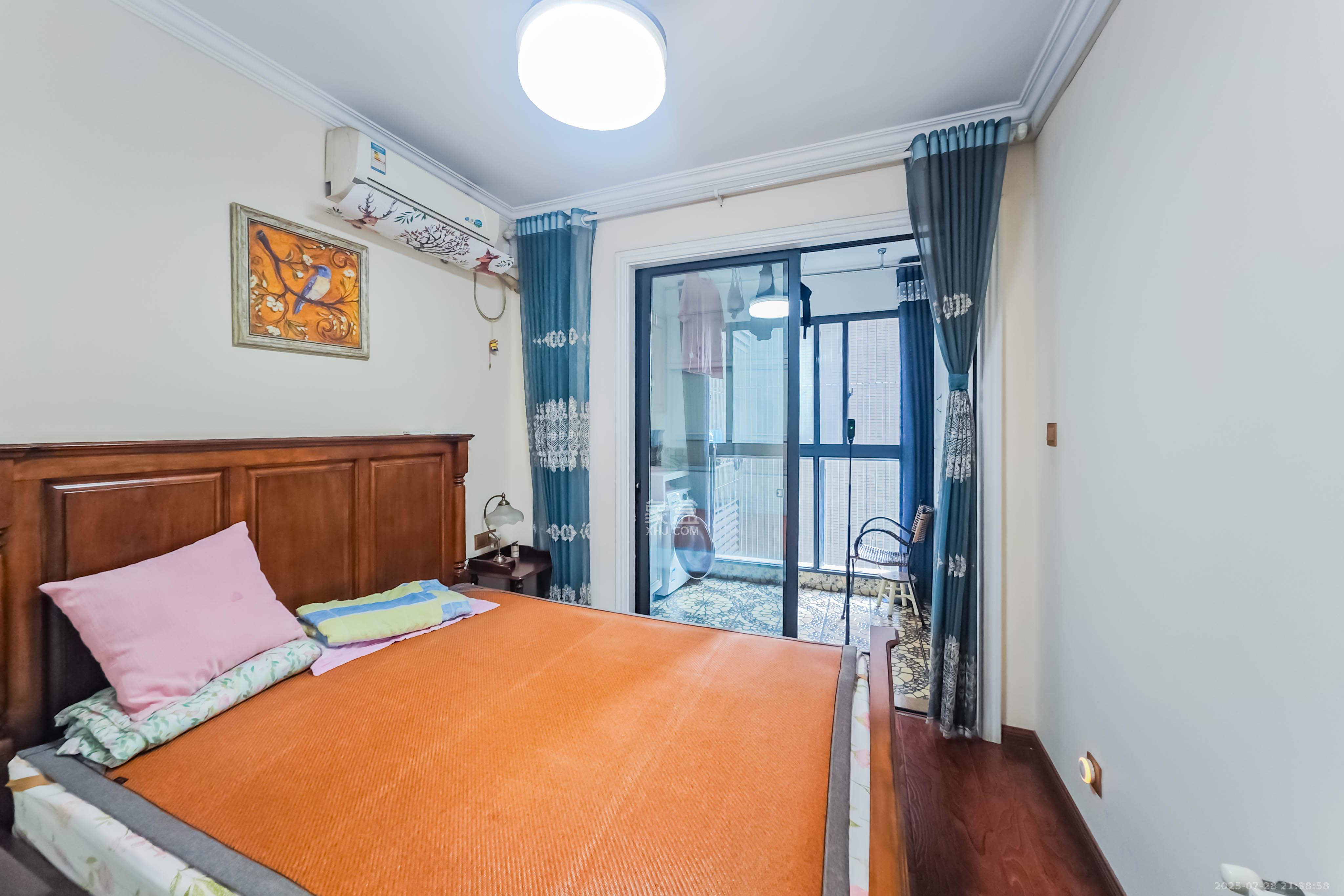 融科东南海 4室2厅2卫 139.0万 融科东南海 4室2厅2卫 139.0万卧室