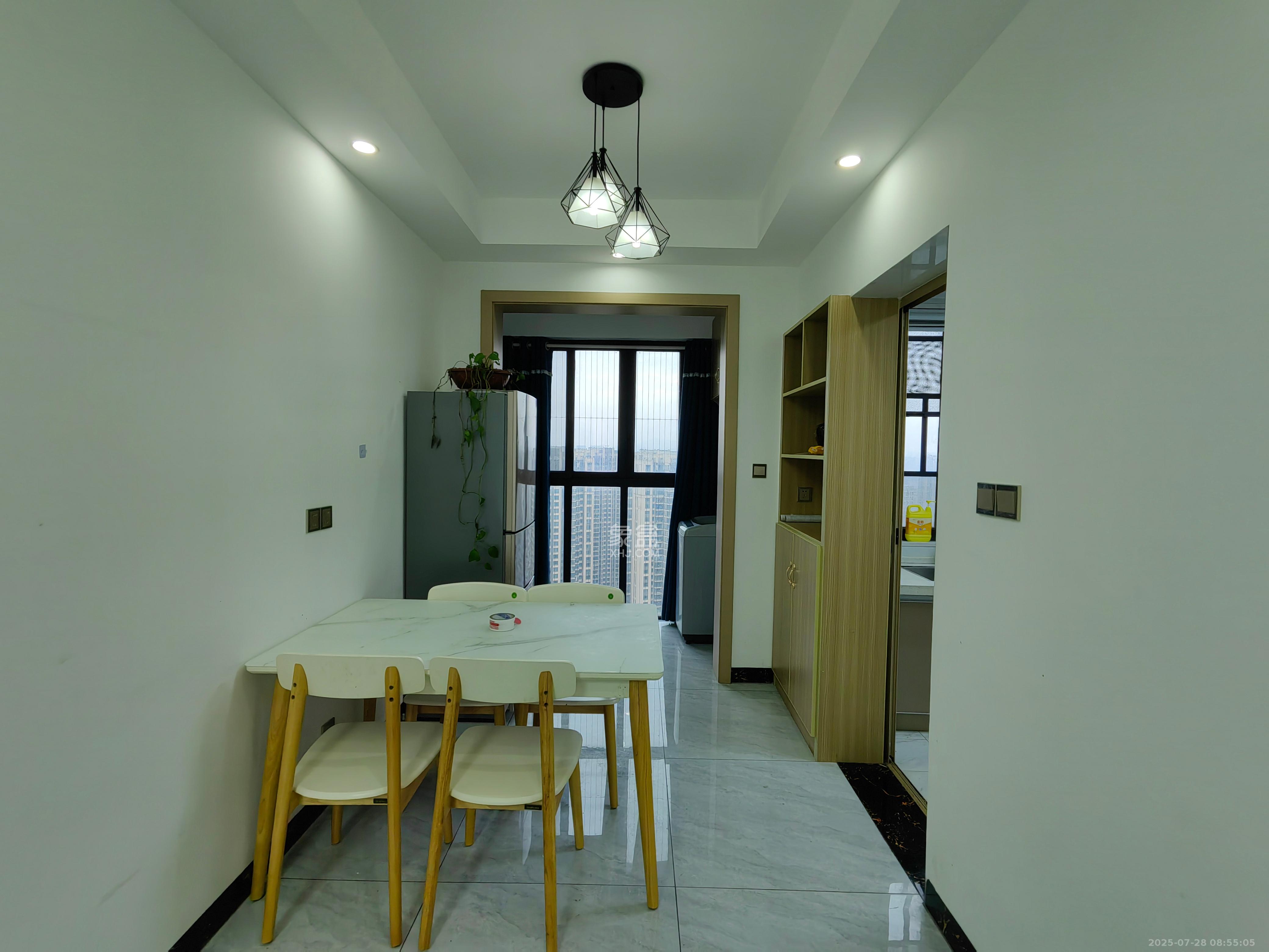 中建梅溪湖中心  3室2厅2卫   3500.00元/月室内图