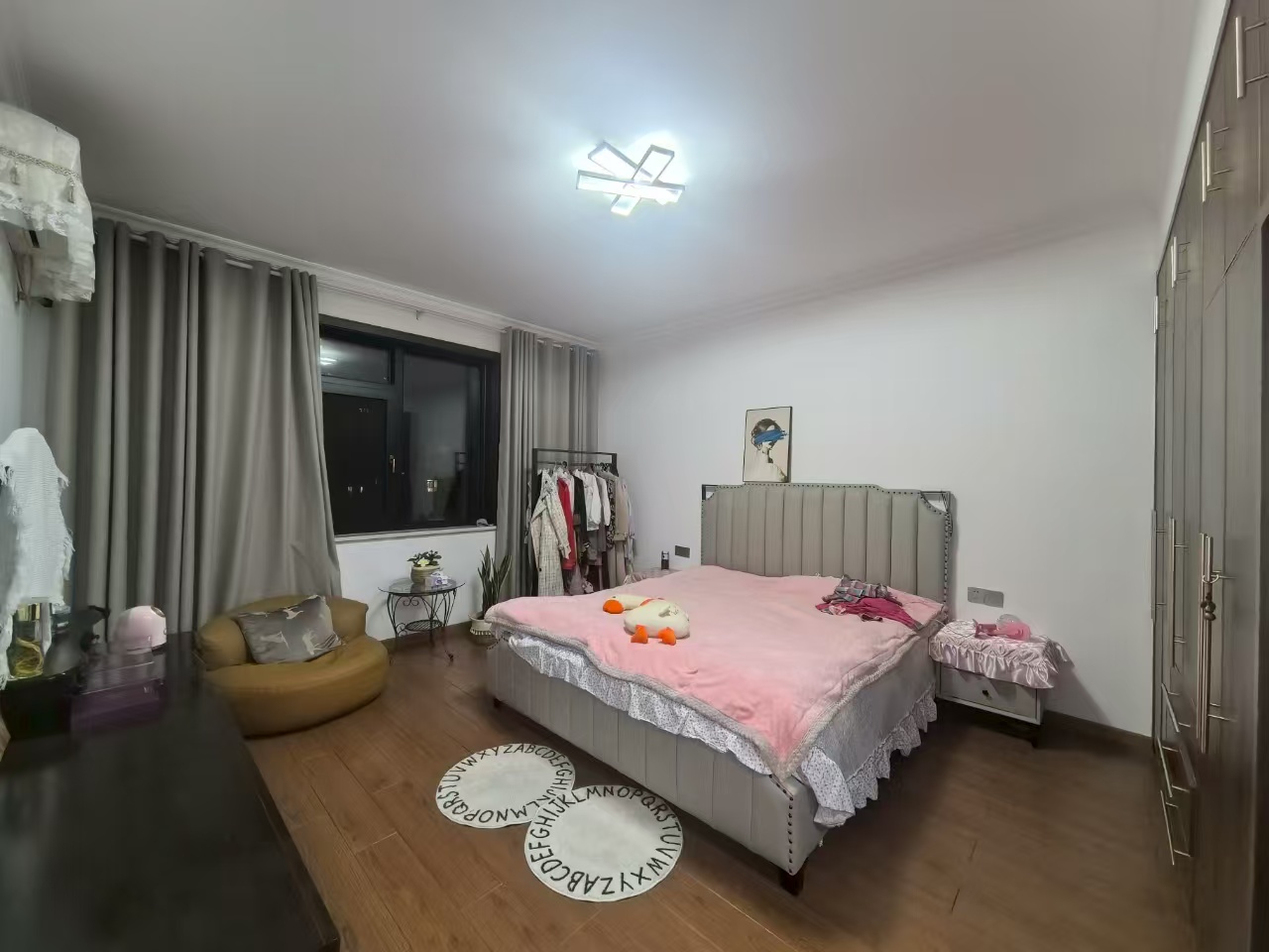 高尔夫紫龙郡 6室3厅3卫 138.0万 高尔夫紫龙郡 6室3厅3卫 138.0万室内图