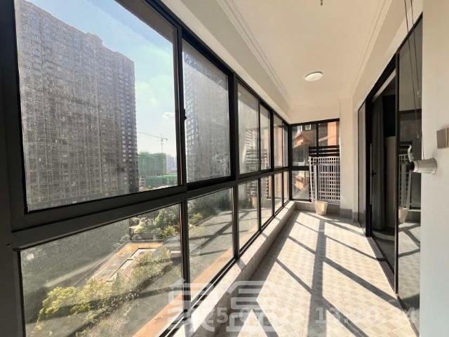 荣悦台 3室2厅2卫 4500.0元/月 荣悦台 3室2厅2卫 4500.0元/月室内图