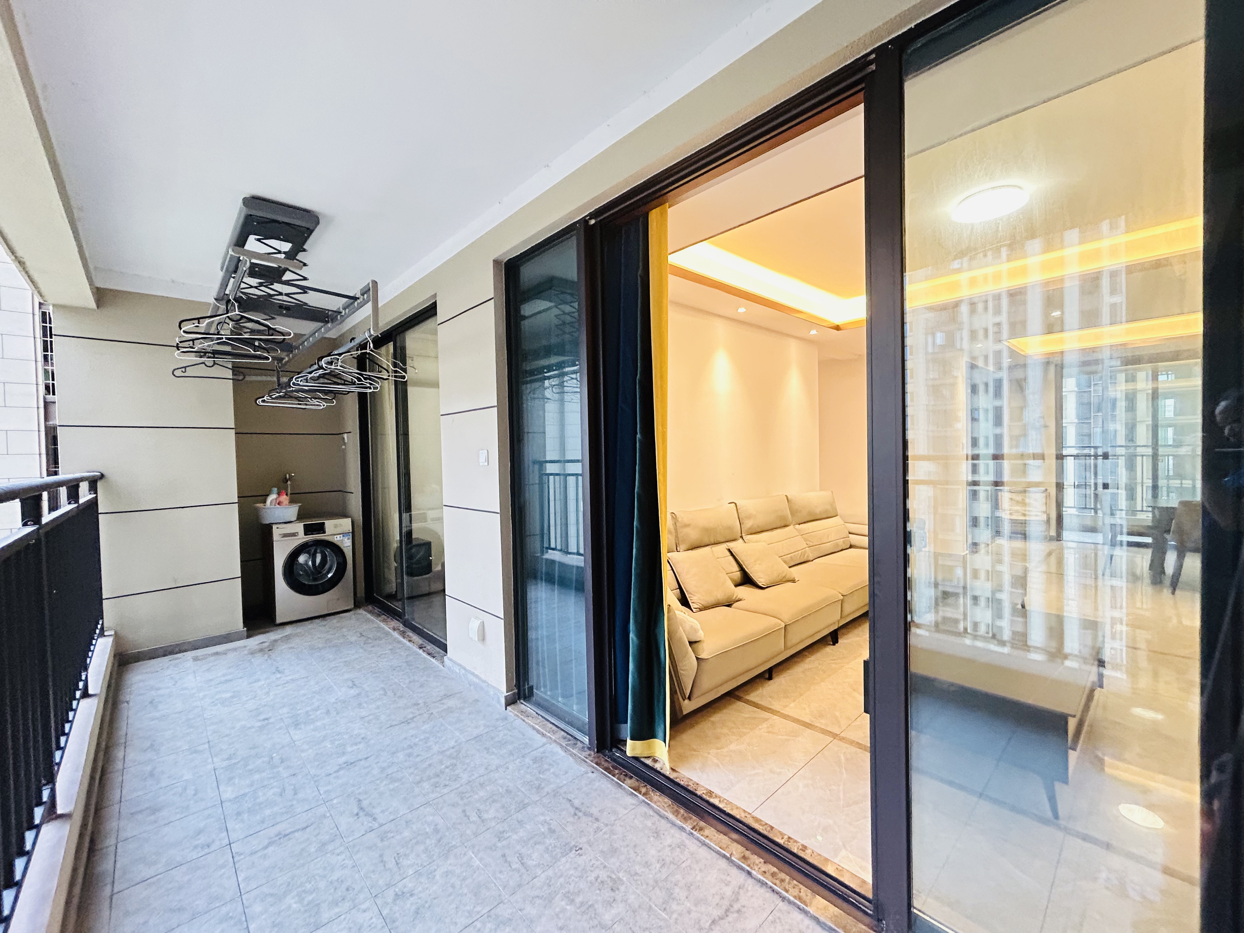 荣盛碧桂园铂悦府 3室2厅2卫 2200.0元/月 荣盛碧桂园铂悦府 3室2厅2卫 2200.0元/月室内图