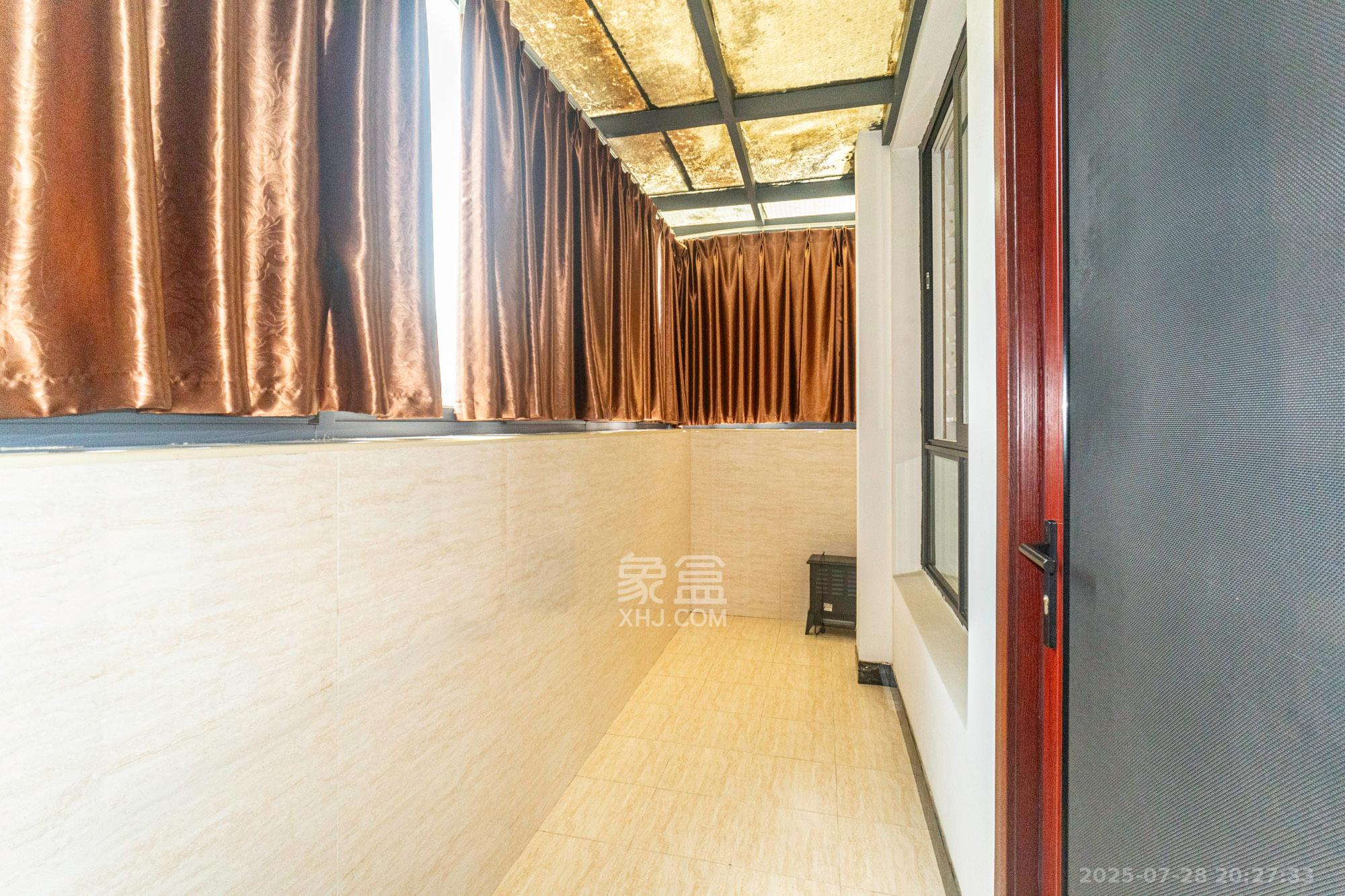 山水湾  5室3厅3卫    460.0万阳台