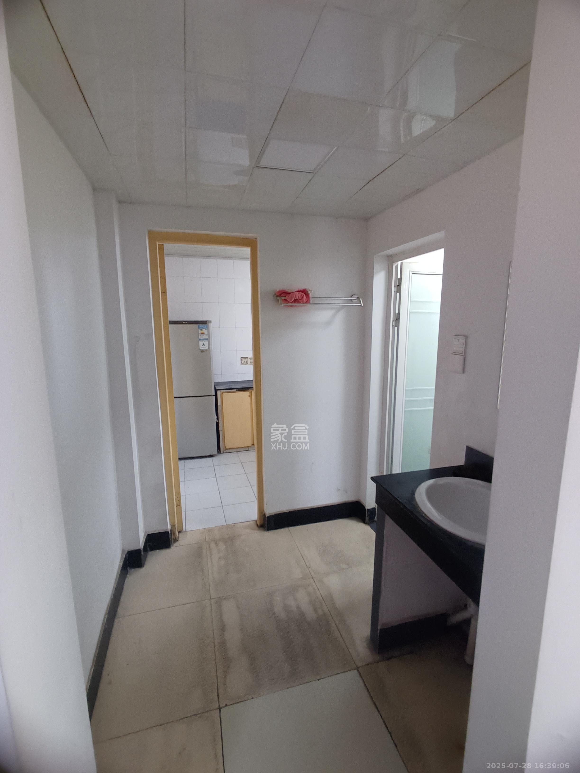 韭菜园商住楼 4室1厅2卫 3800.0元/月 韭菜园商住楼 4室1厅2卫 3800.0元/月室内图