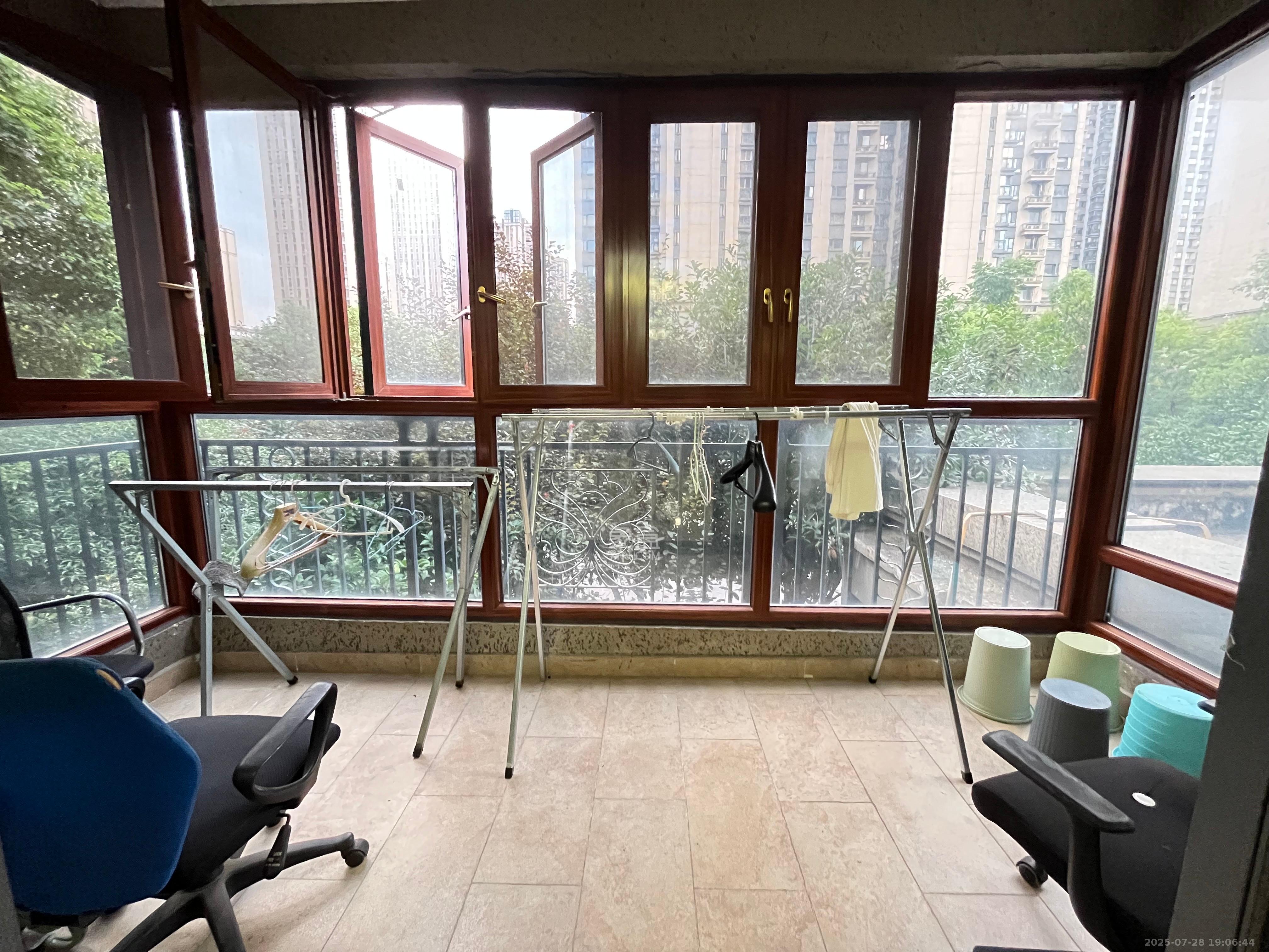 恒大江湾 4室2厅2卫 3000.0元/月 恒大江湾 4室2厅2卫 3000.0元/月室内图