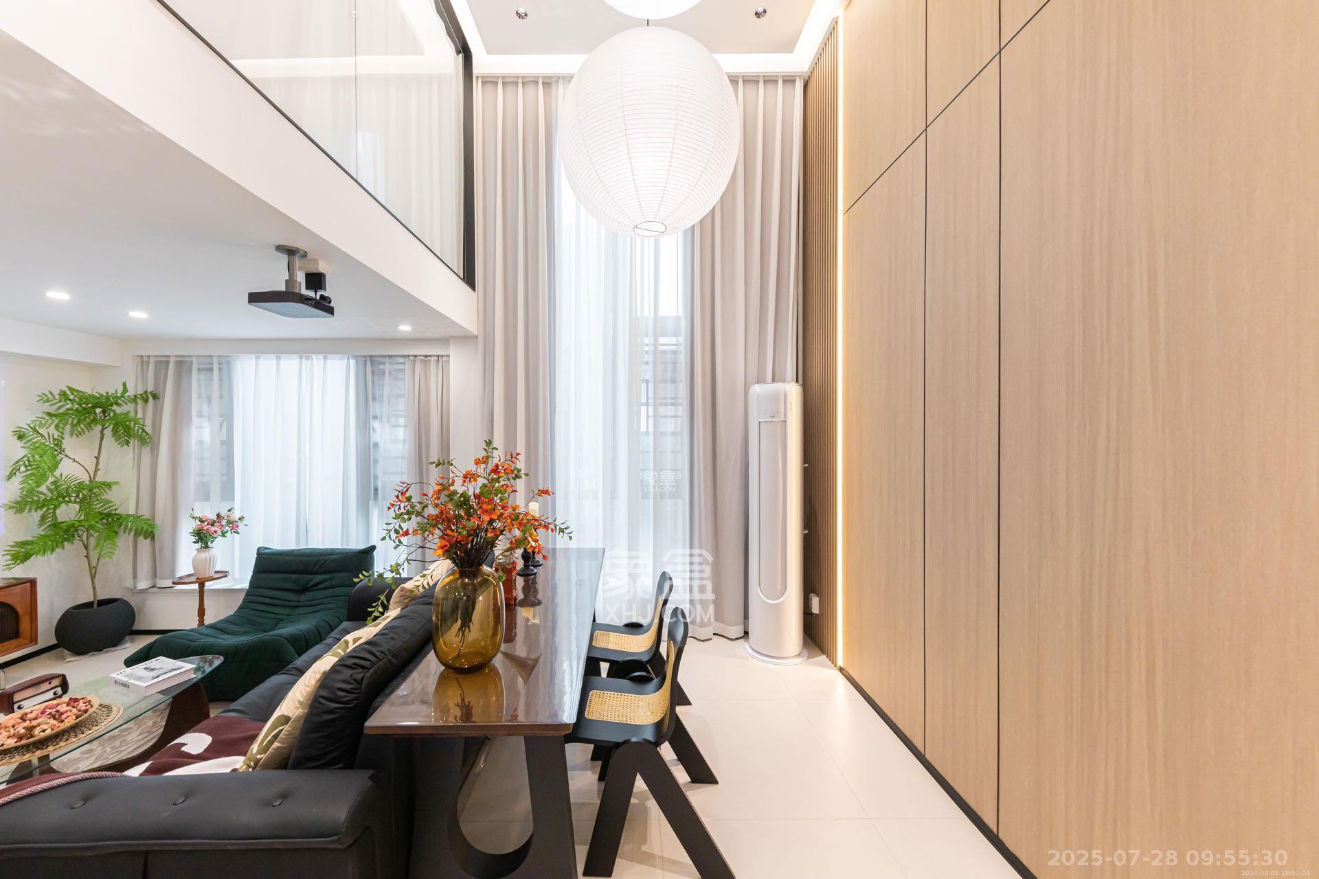 卓越中寰 3室2厅2卫 4500.0元/月 卓越中寰 3室2厅2卫 4500.0元/月室内图