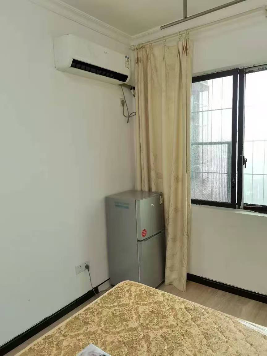 汇景花园  1室1厅1卫   800.00元/月室内图