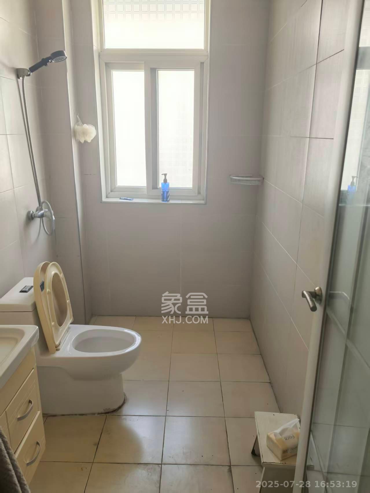 芙蓉区农村合作银行宿舍 3室2厅2卫 2500.0元/月 芙蓉区农村合作银行宿舍 3室2厅2卫 2500.0元/月室内图