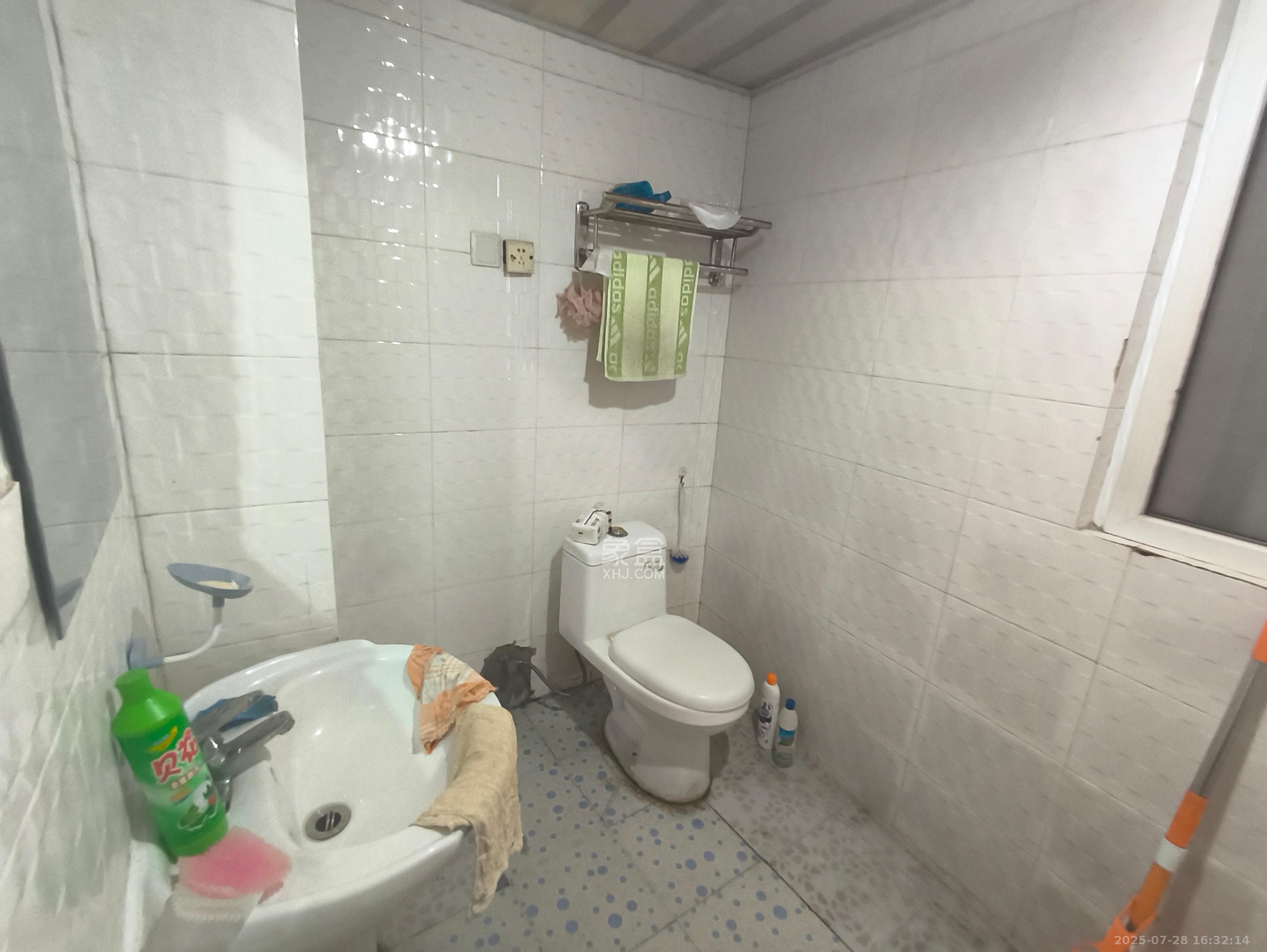 晶华美地 1室1厅1卫 1300.0元/月 晶华美地 1室1厅1卫 1300.0元/月室内图