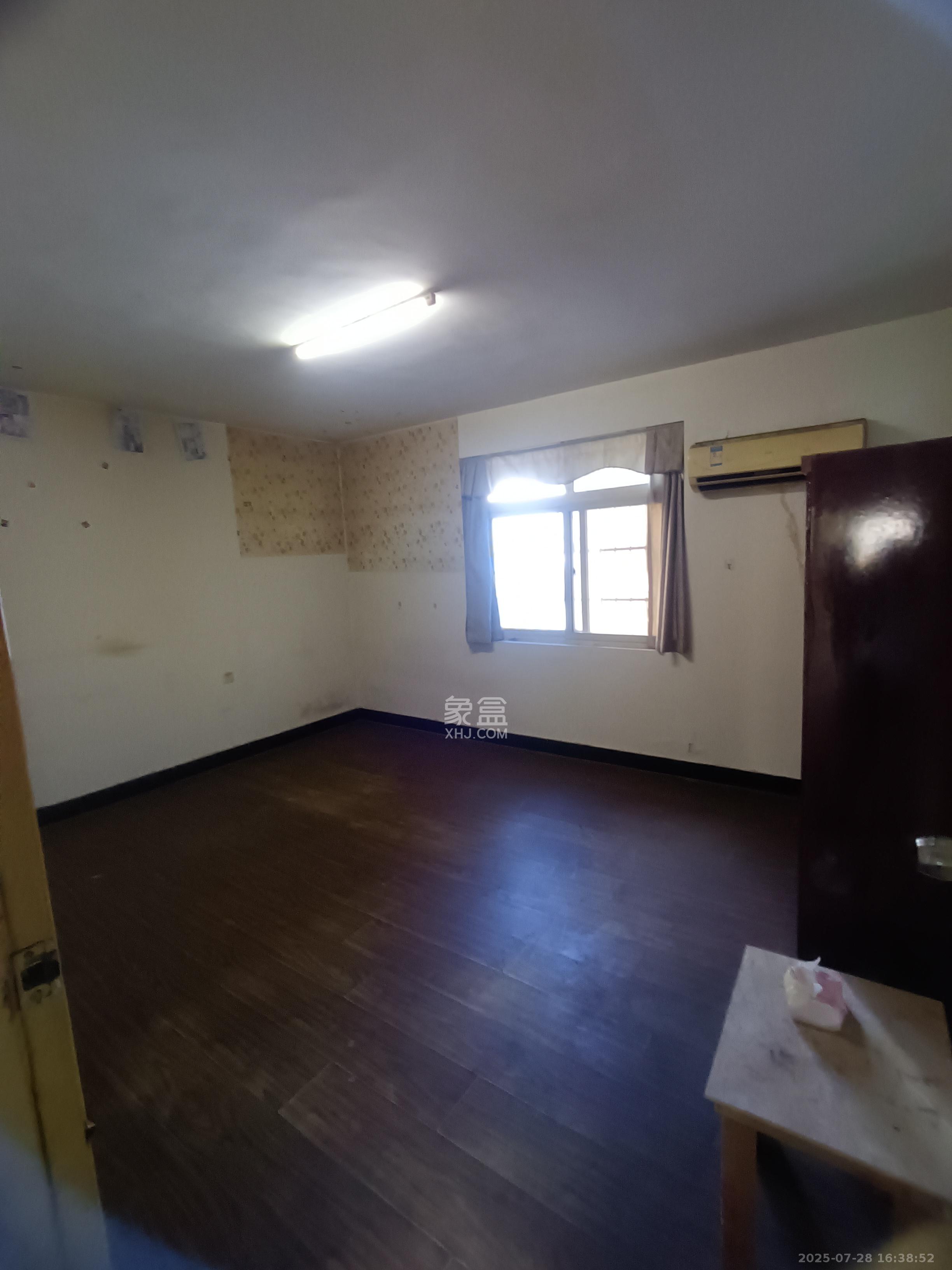 韭菜园商住楼 4室1厅2卫 3800.0元/月 韭菜园商住楼 4室1厅2卫 3800.0元/月室内图