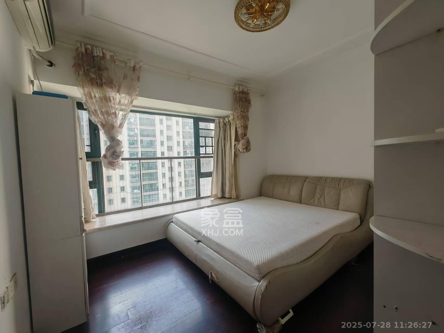 恒大华府  3室2厅1卫    2500.0元/月 恒大华府  3室2厅1卫    2500.0元/月室内图