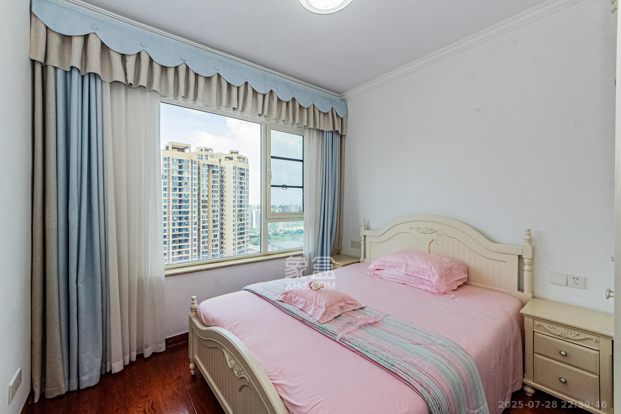 北辰三角洲B2E2区 4室2厅2卫 200.0万 北辰三角洲B2E2区 4室2厅2卫 200.0万卧室