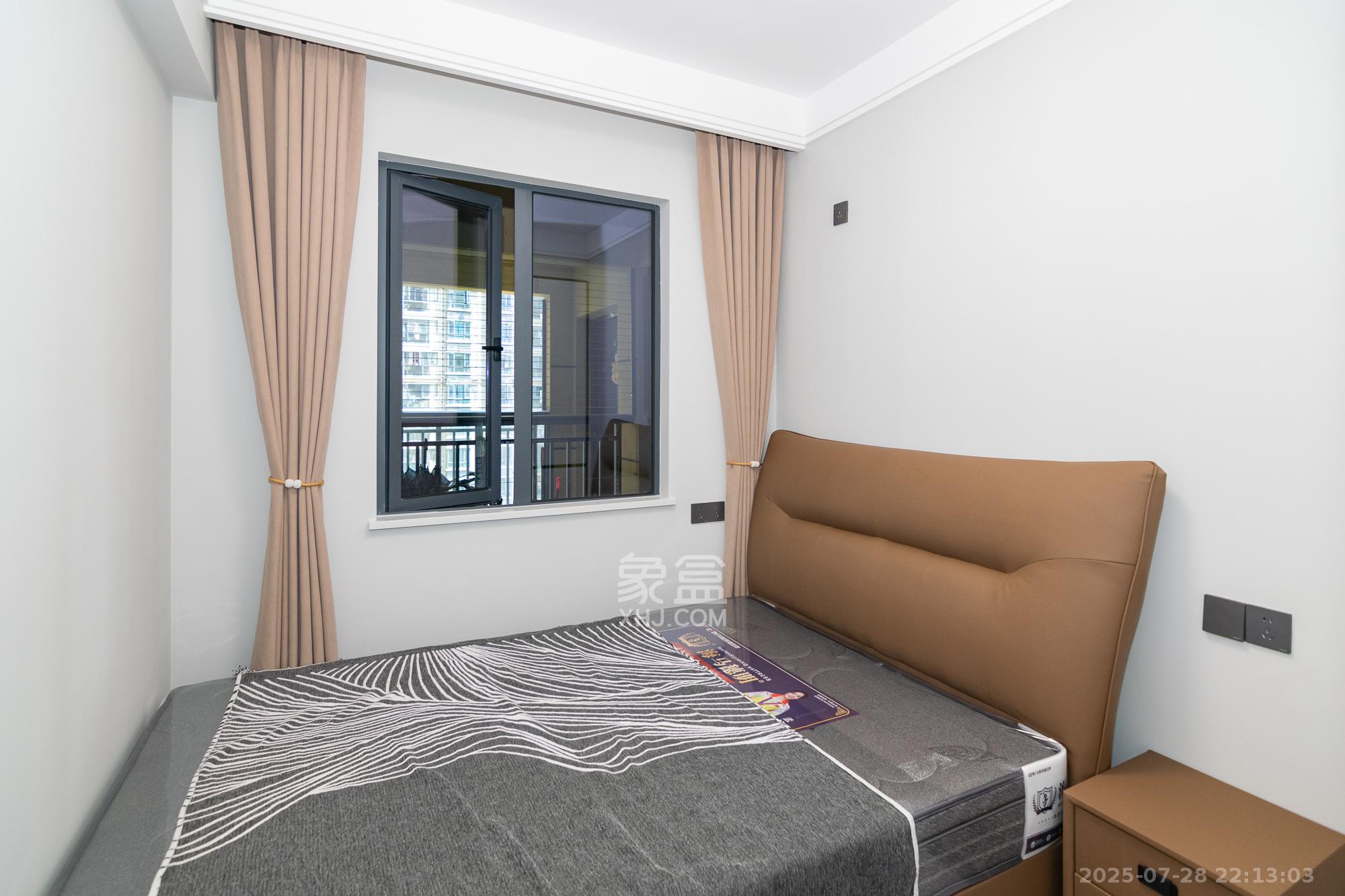 澳海月亮湾  4室2厅2卫    89.8万卧室