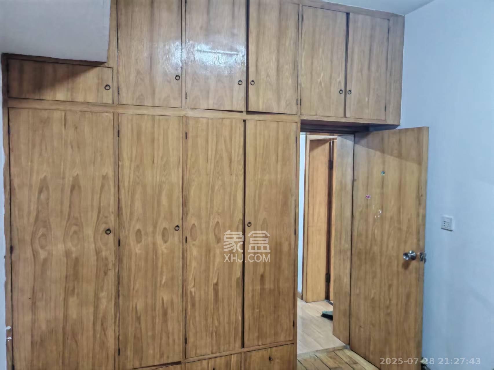 湖南省图书馆单位宿舍  3室1厅1卫   2200.00元/月室内图