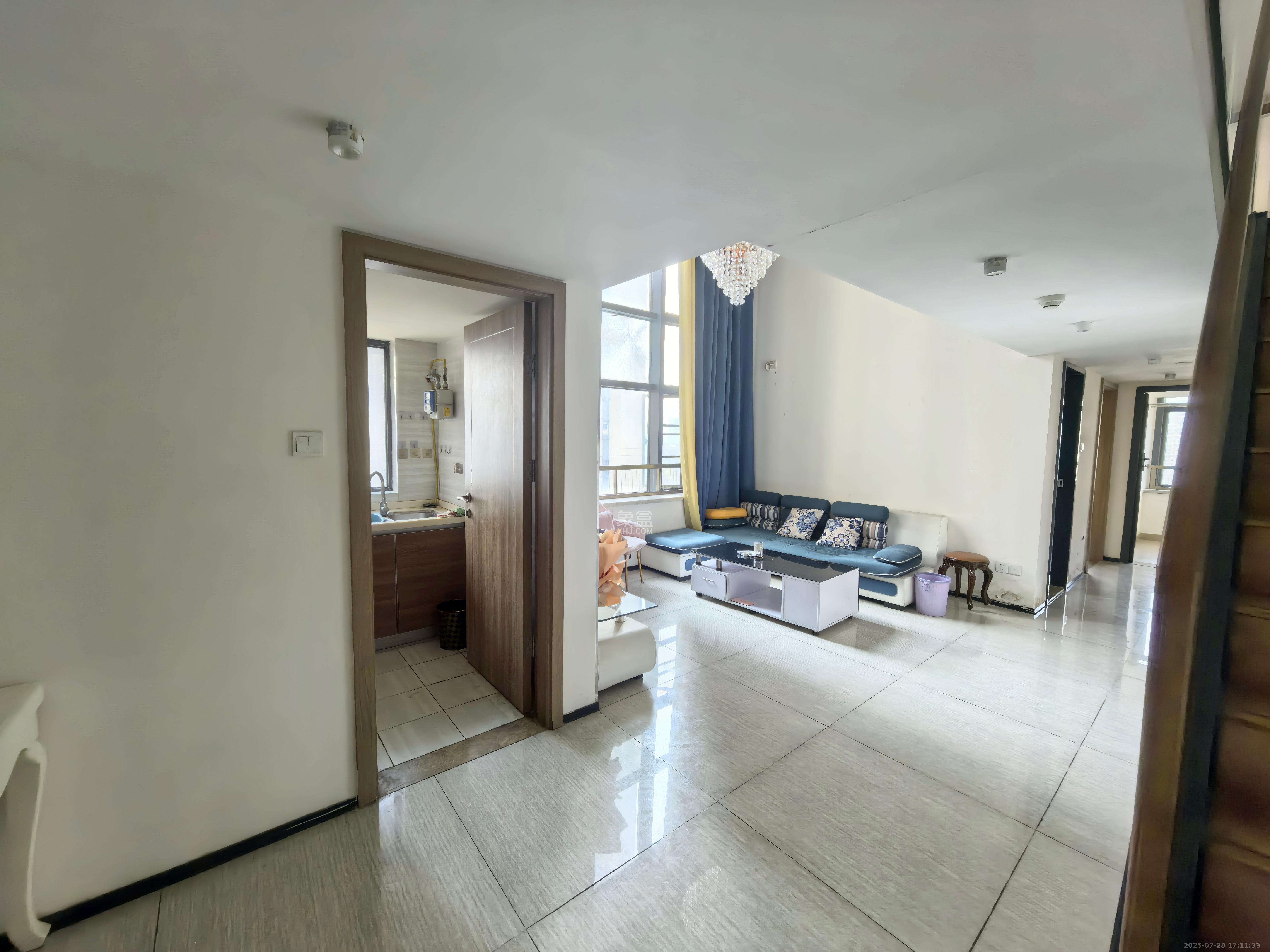 恒大翡翠华庭 3室2厅2卫 1800.0元/月 恒大翡翠华庭 3室2厅2卫 1800.0元/月室内图