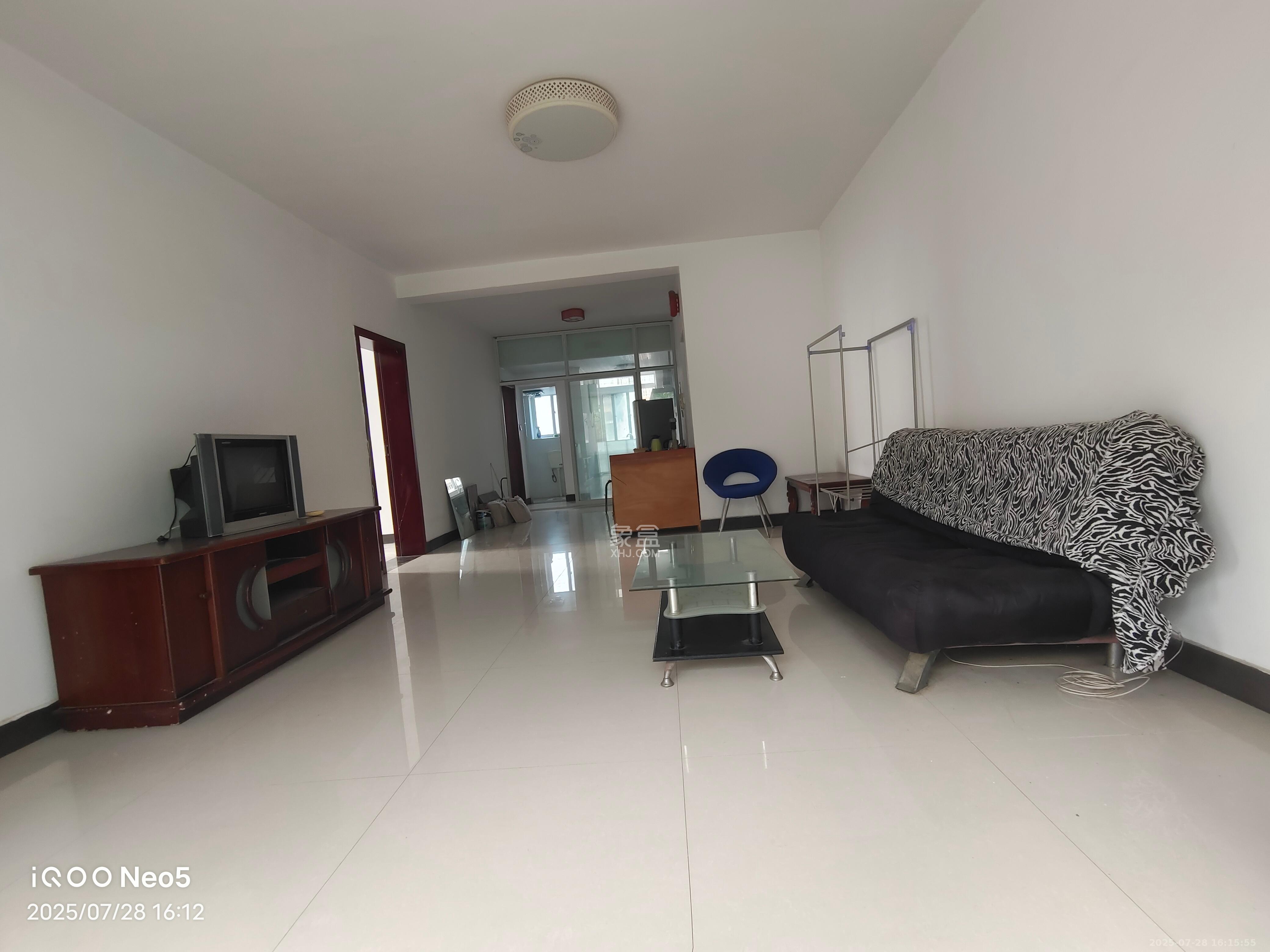 鄱阳小区  1室2厅1卫    1400.0元/月室内图