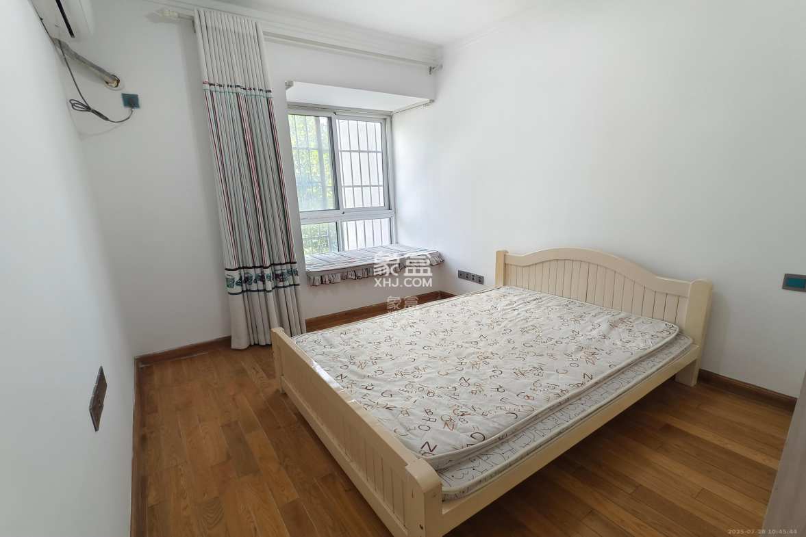 嘉宇盛世华章 3室2厅2卫 3200.0元/月 嘉宇盛世华章 3室2厅2卫 3200.0元/月室内图