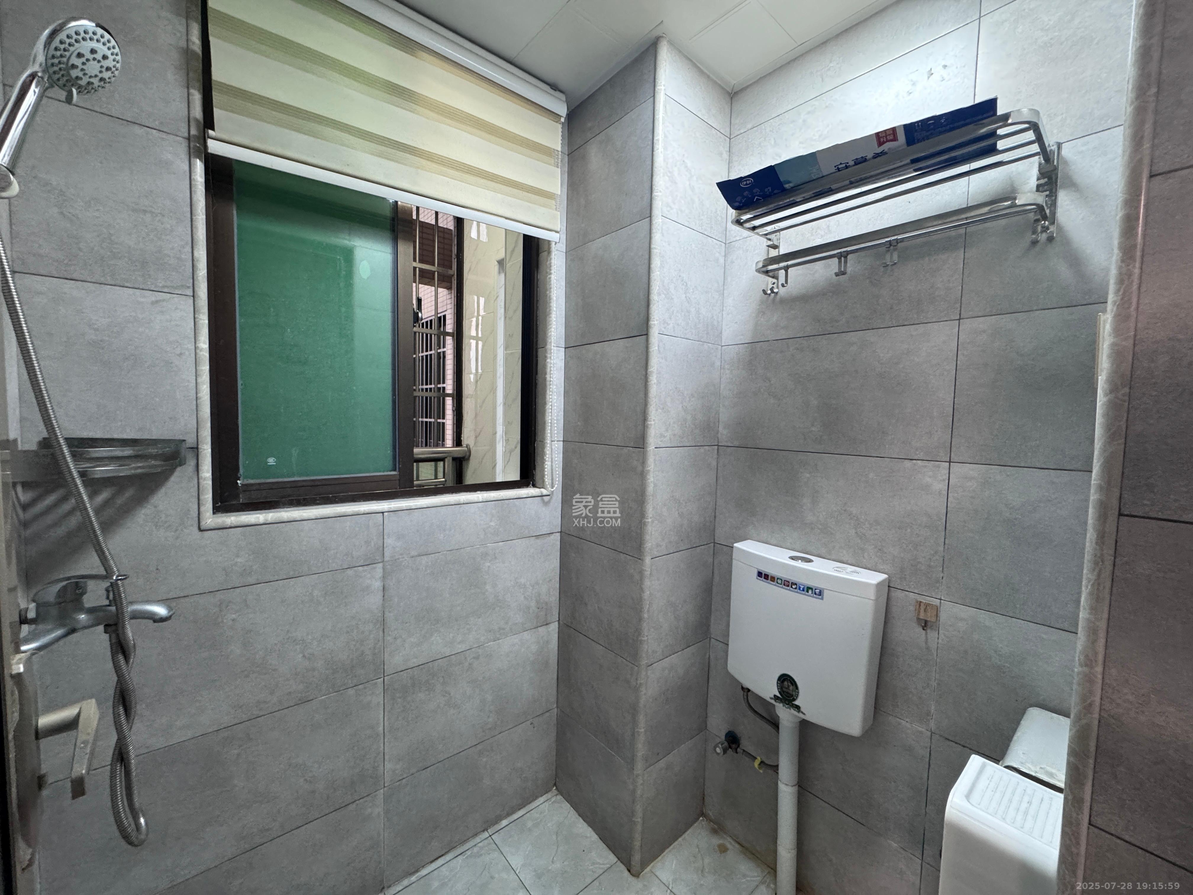 鄱阳佳郡  2室2厅1卫    1800.0元/月室内图