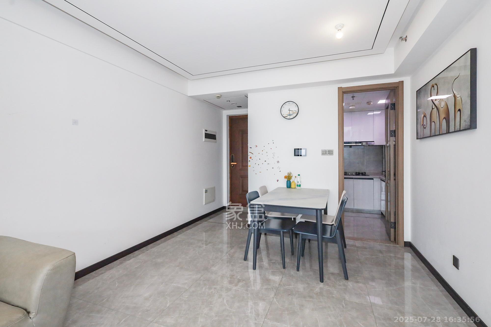 卓越中寰 3室2厅2卫 176.0万 卓越中寰 3室2厅2卫 176.0万其他