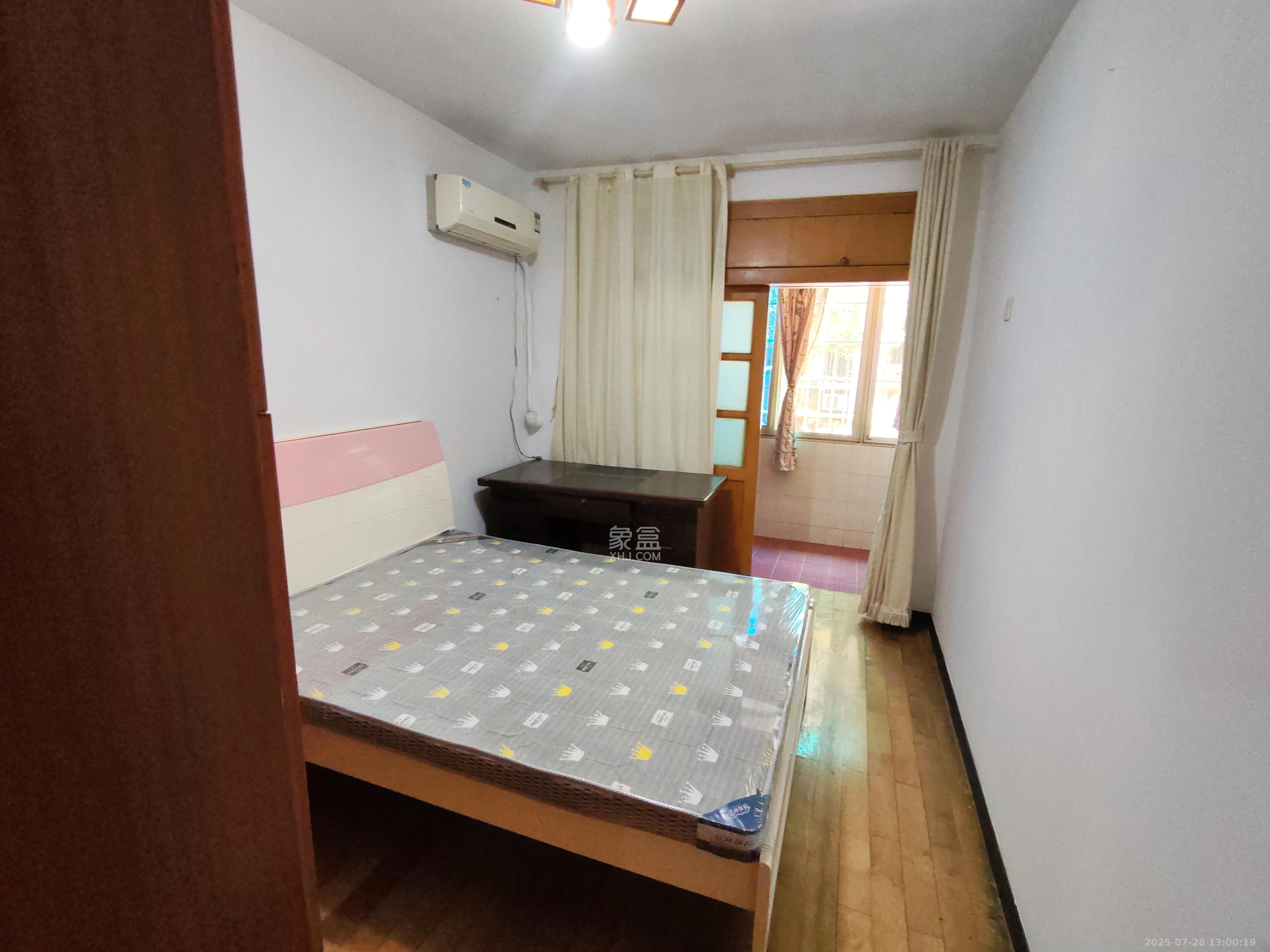 体育局宿舍  3室1厅1卫   2800.00元/月室内图
