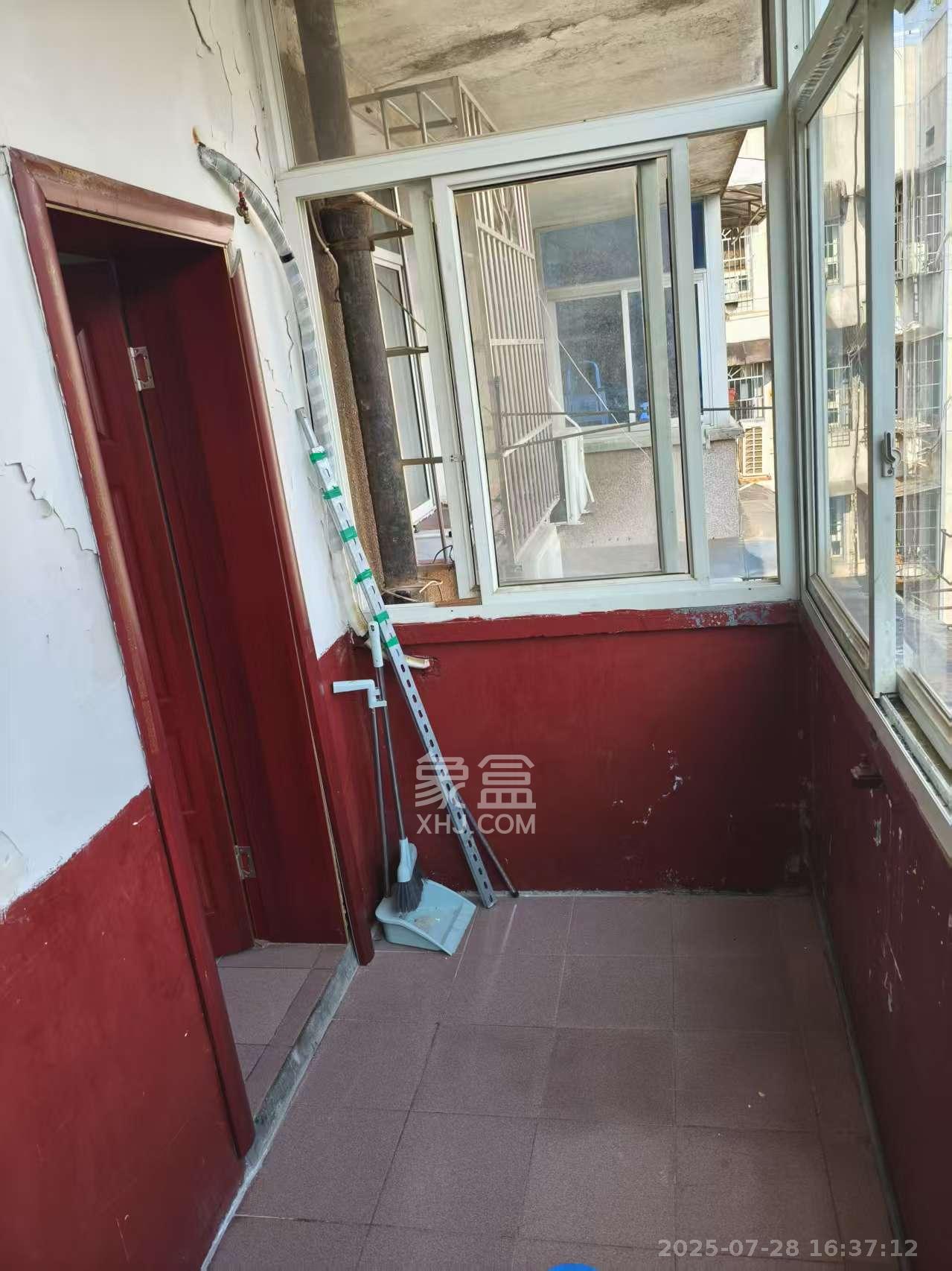 杜家塘小区  2室1厅1卫    1300.0元/月 杜家塘小区  2室1厅1卫    1300.0元/月室内图