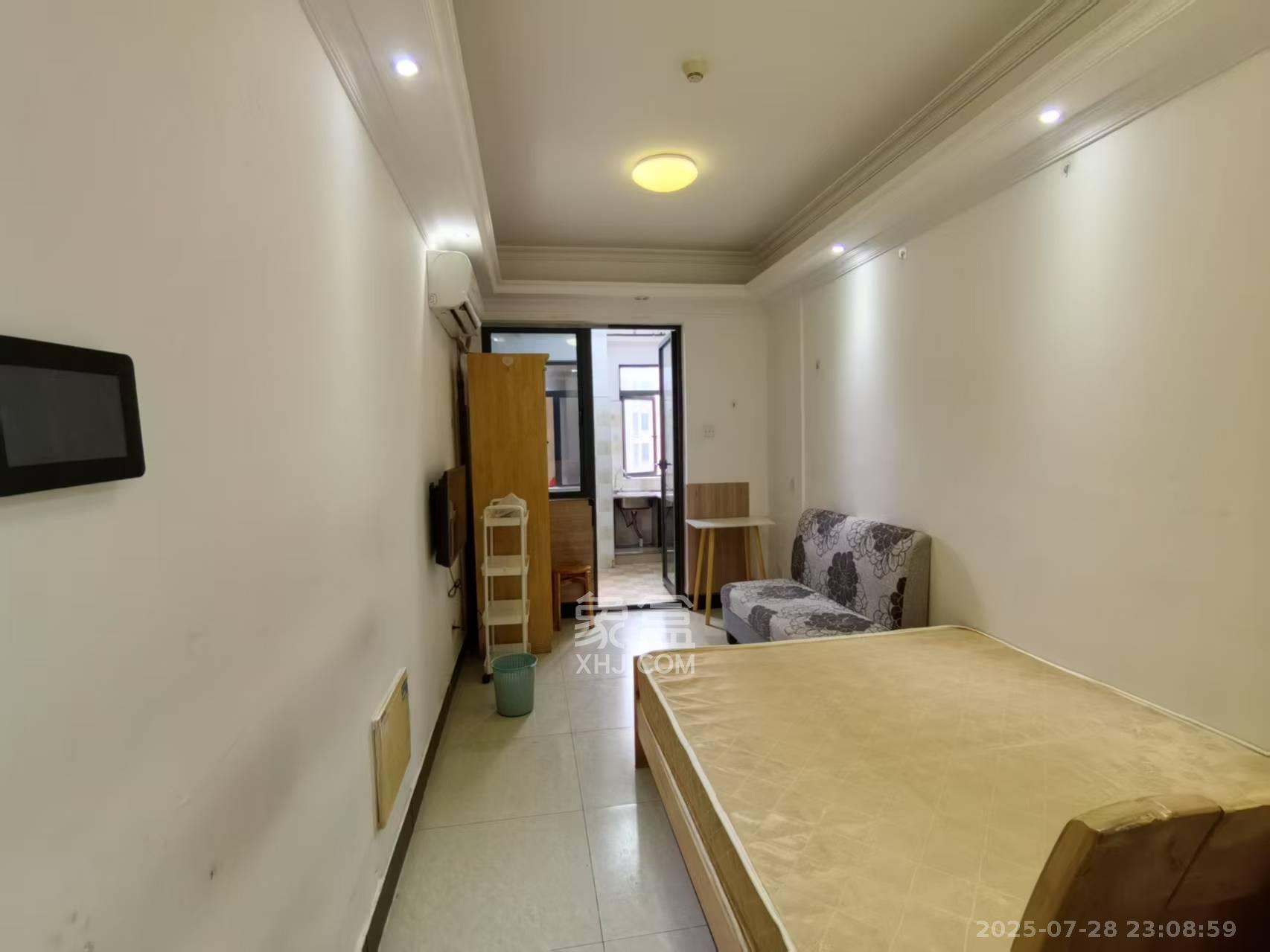 保利麓谷林语I区  1室1厅1卫    1300.0元/月室内图