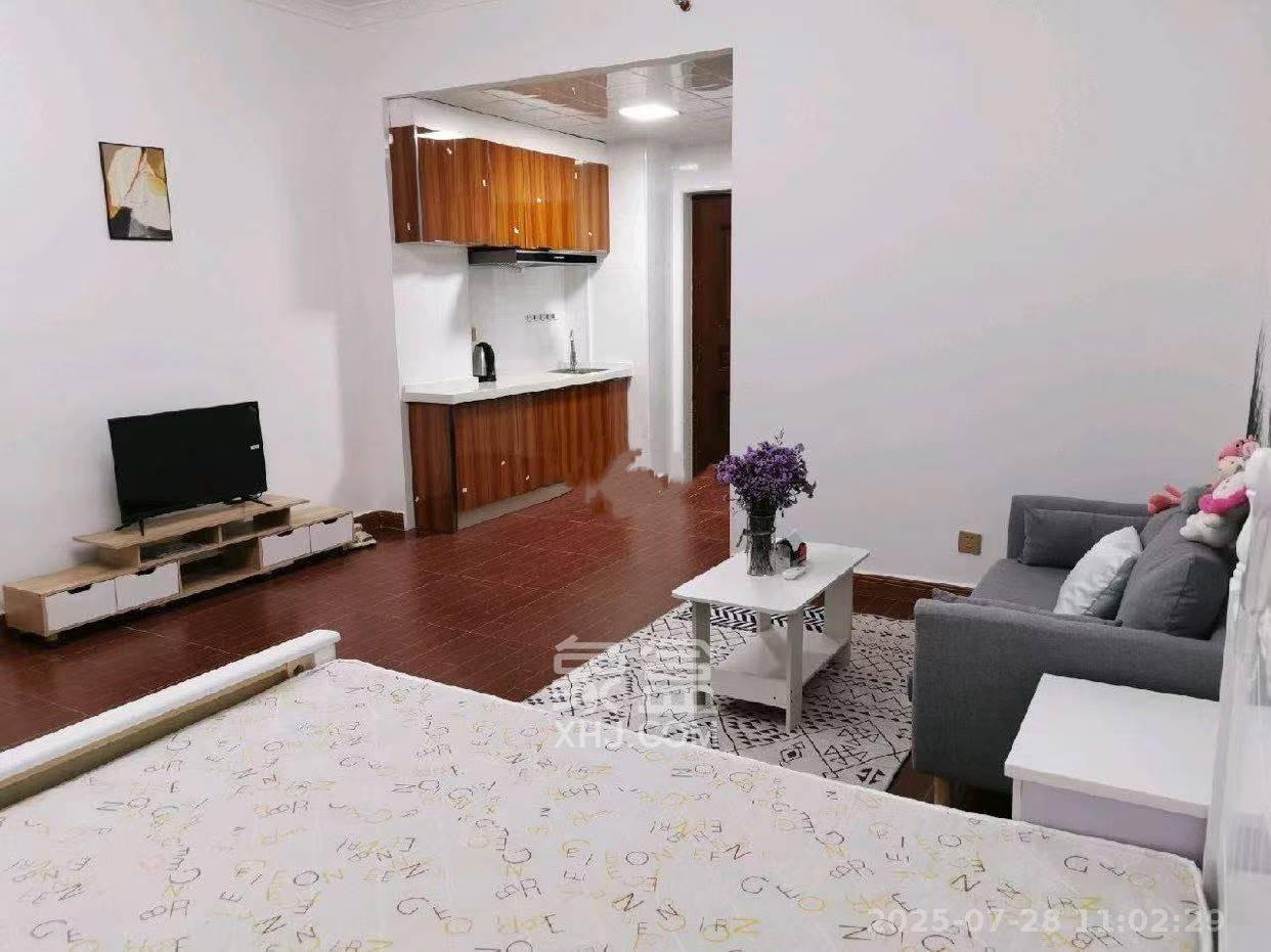 钱隆世家  1室1厅1卫    1300.0元/月室内图