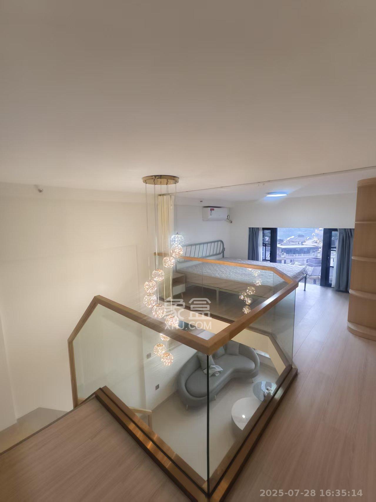 藏珑湖上公馆  2室1厅1卫    3000.0元/月 藏珑湖上公馆  2室1厅1卫    3000.0元/月室内图