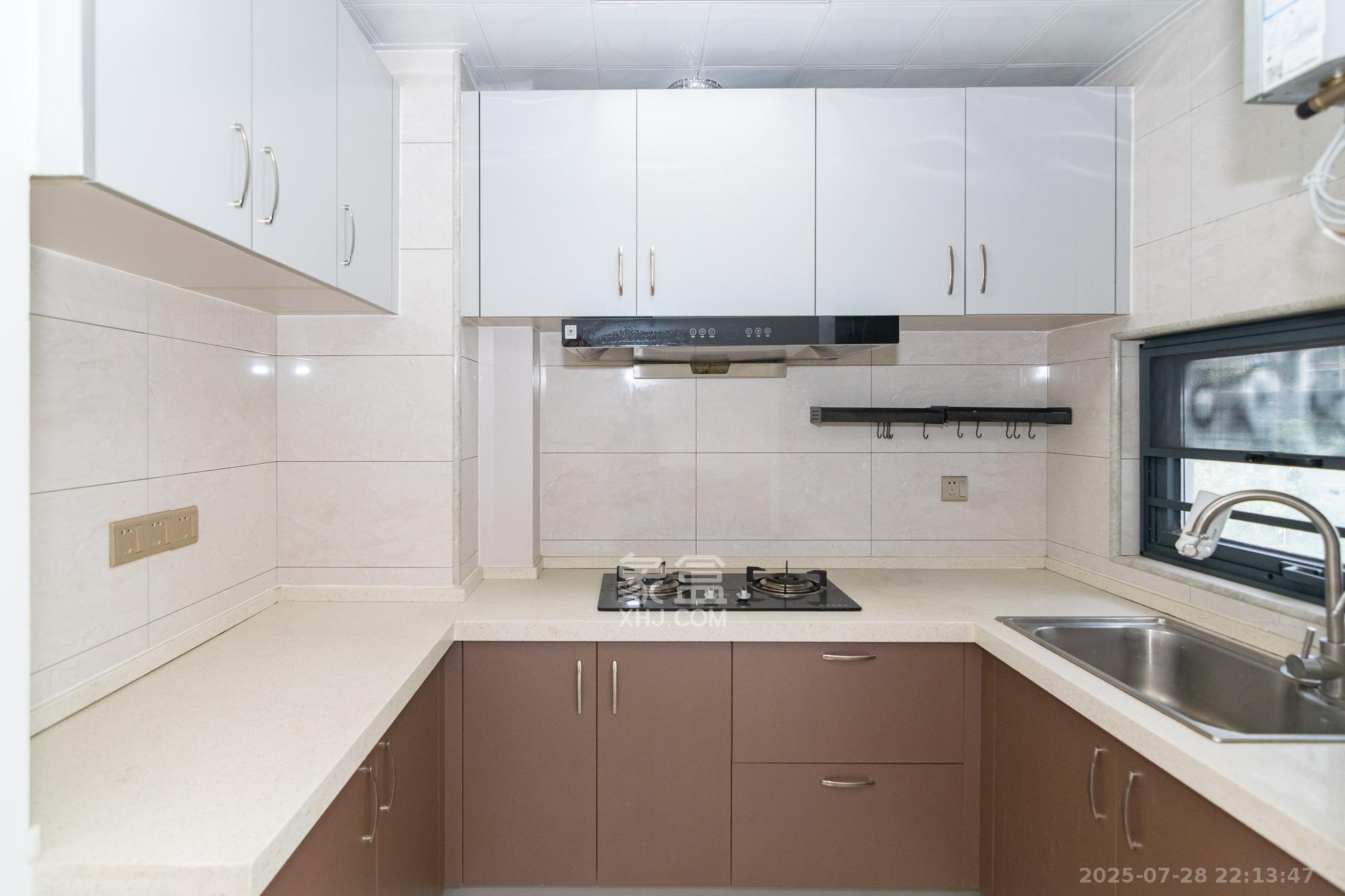 中粮鸿云 3室2厅1卫 75.80万 中粮鸿云 3室2厅1卫 75.80万厨房