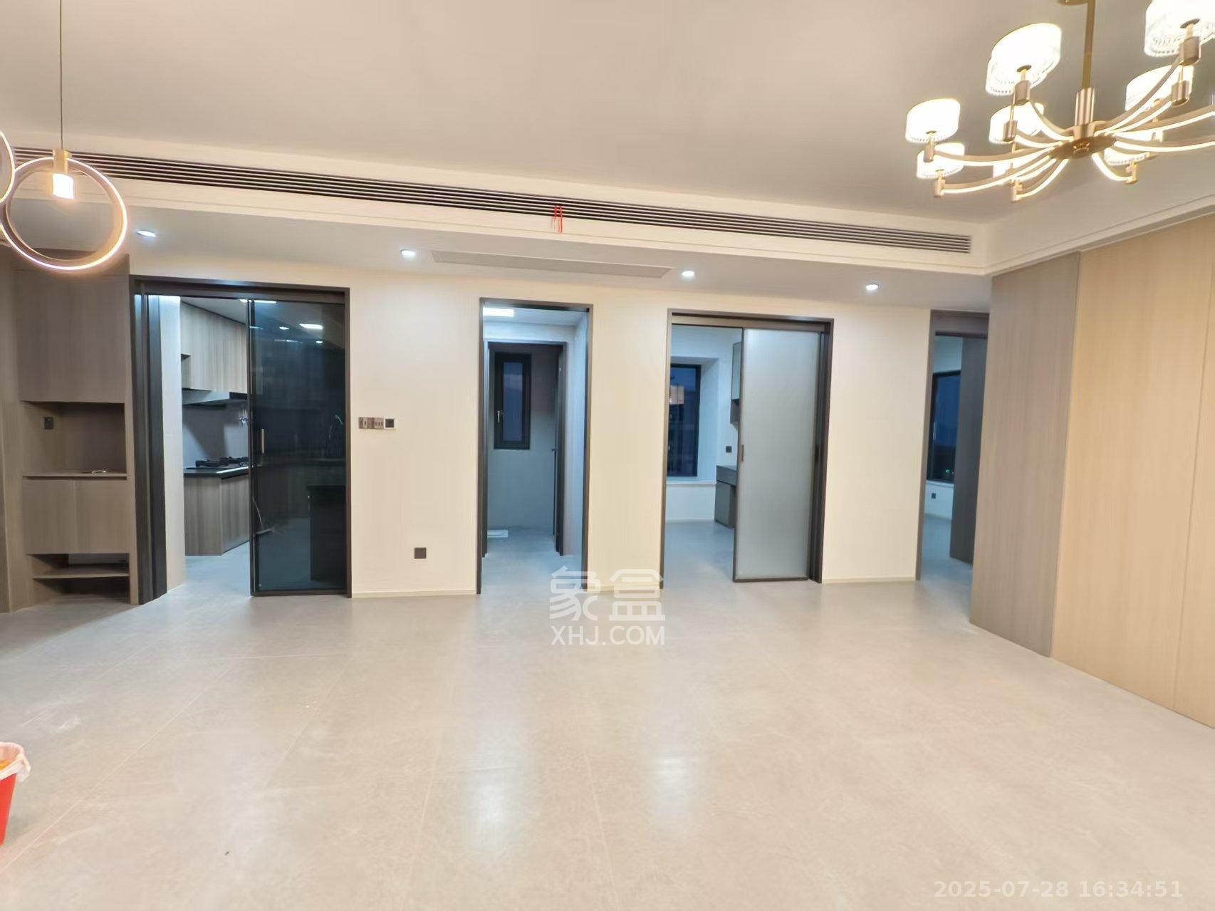 蓝光雍锦半岛  4室2厅2卫    4000.0元/月室内图